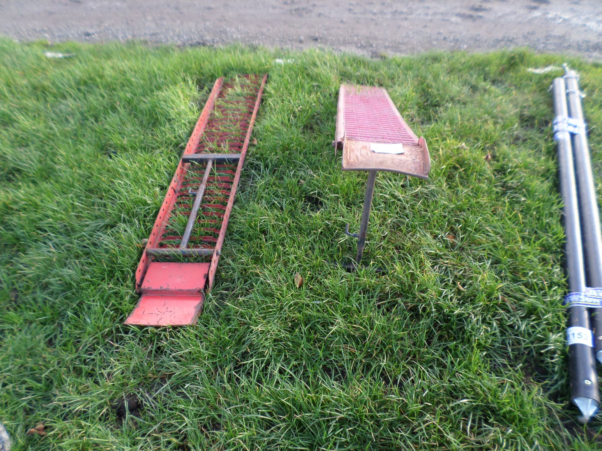 Pair of 5ft steel loading ramps NO VAT - Image 2 of 2
