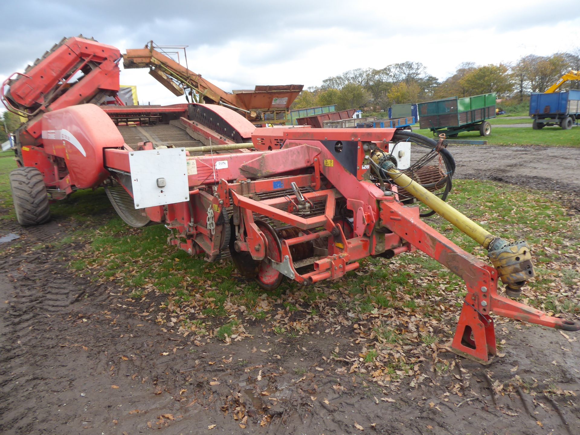 Grimme GZ DLS potato harvester, wheel drive picking table, winrow kit. 50/45/40 webs fitted, GT - Image 4 of 5