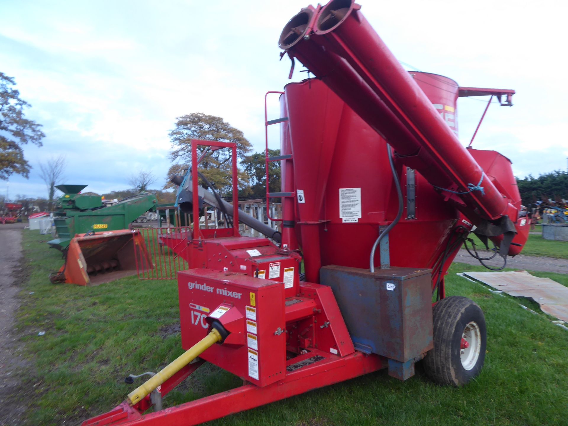 Gehl 170 mobile mill mix