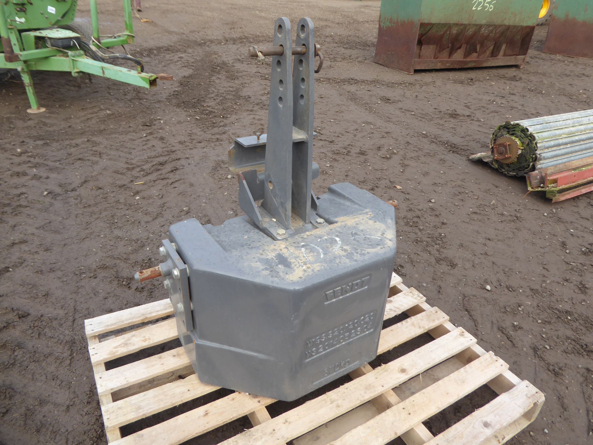 Fendt front weight block, as new - Image 2 of 2