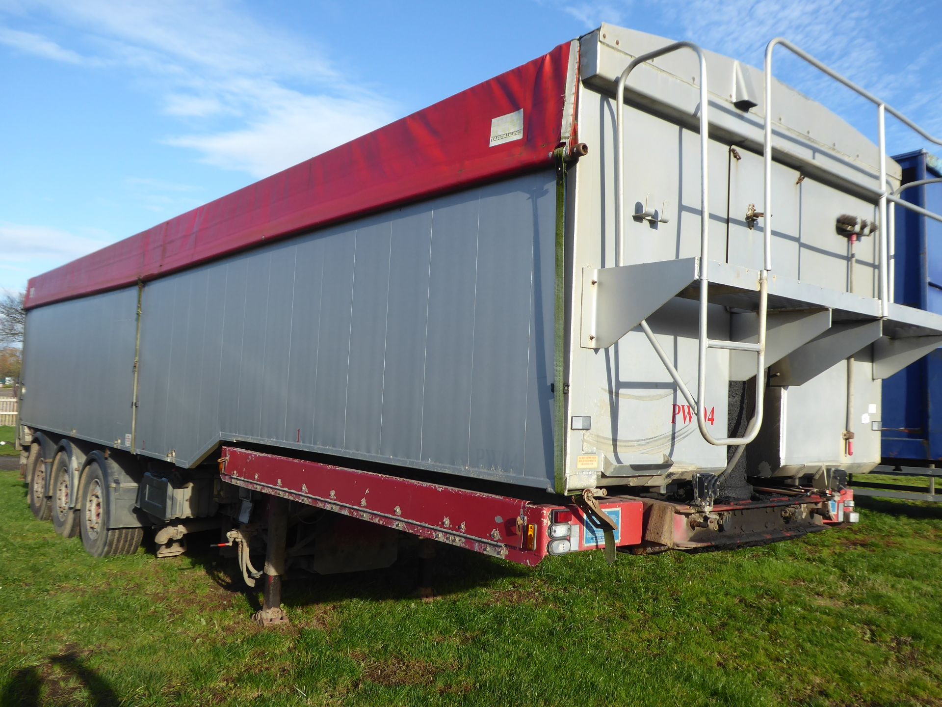 United Trailers (IK) Ltd bulk blower trailer, first registered 2001, 3 axle, plated to 38000