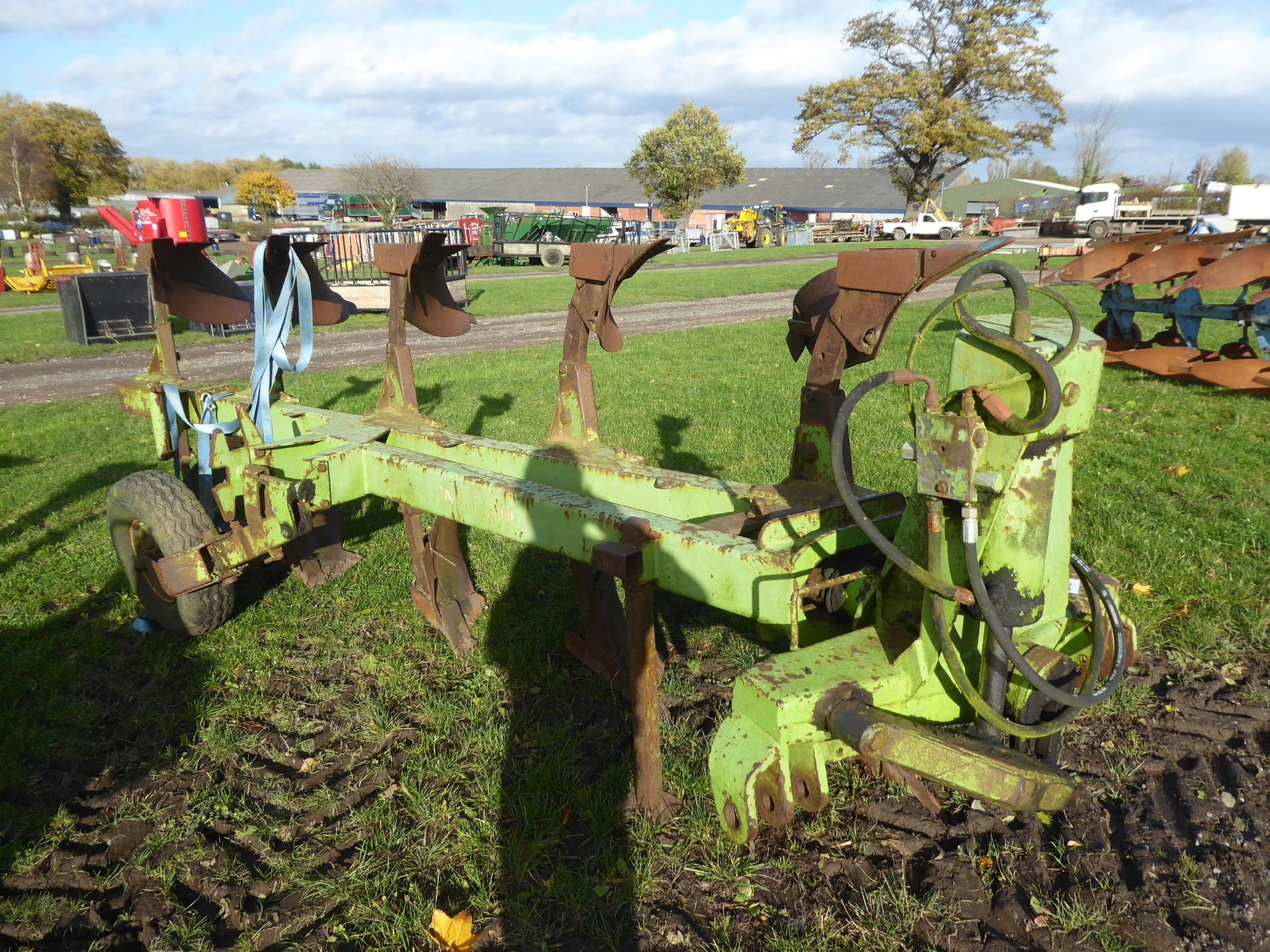 Dowdeswell 5F 4+1 plough - Image 2 of 2