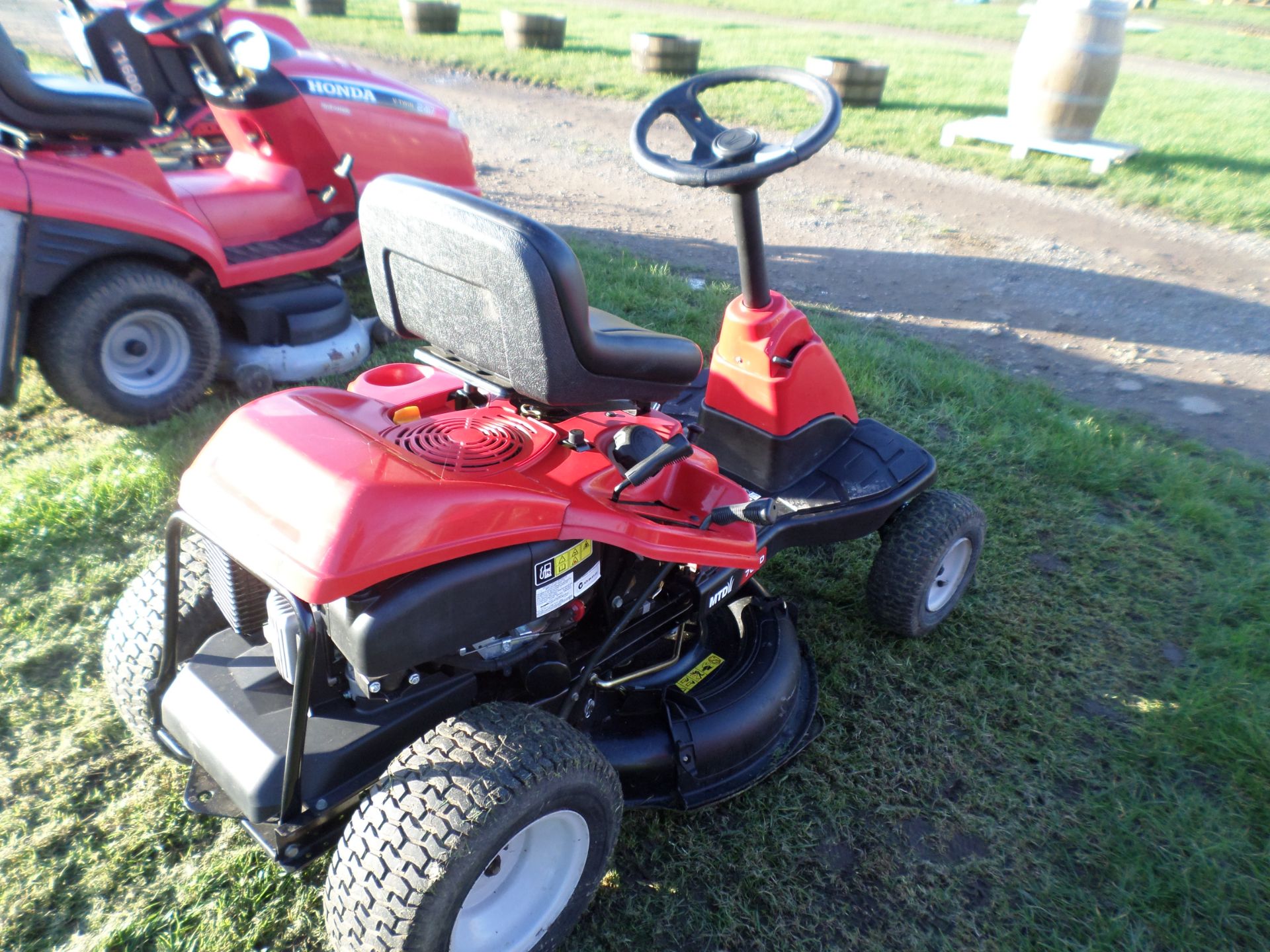 MTD 76SD electric start ride on mower used this season but not serviced - Image 3 of 3