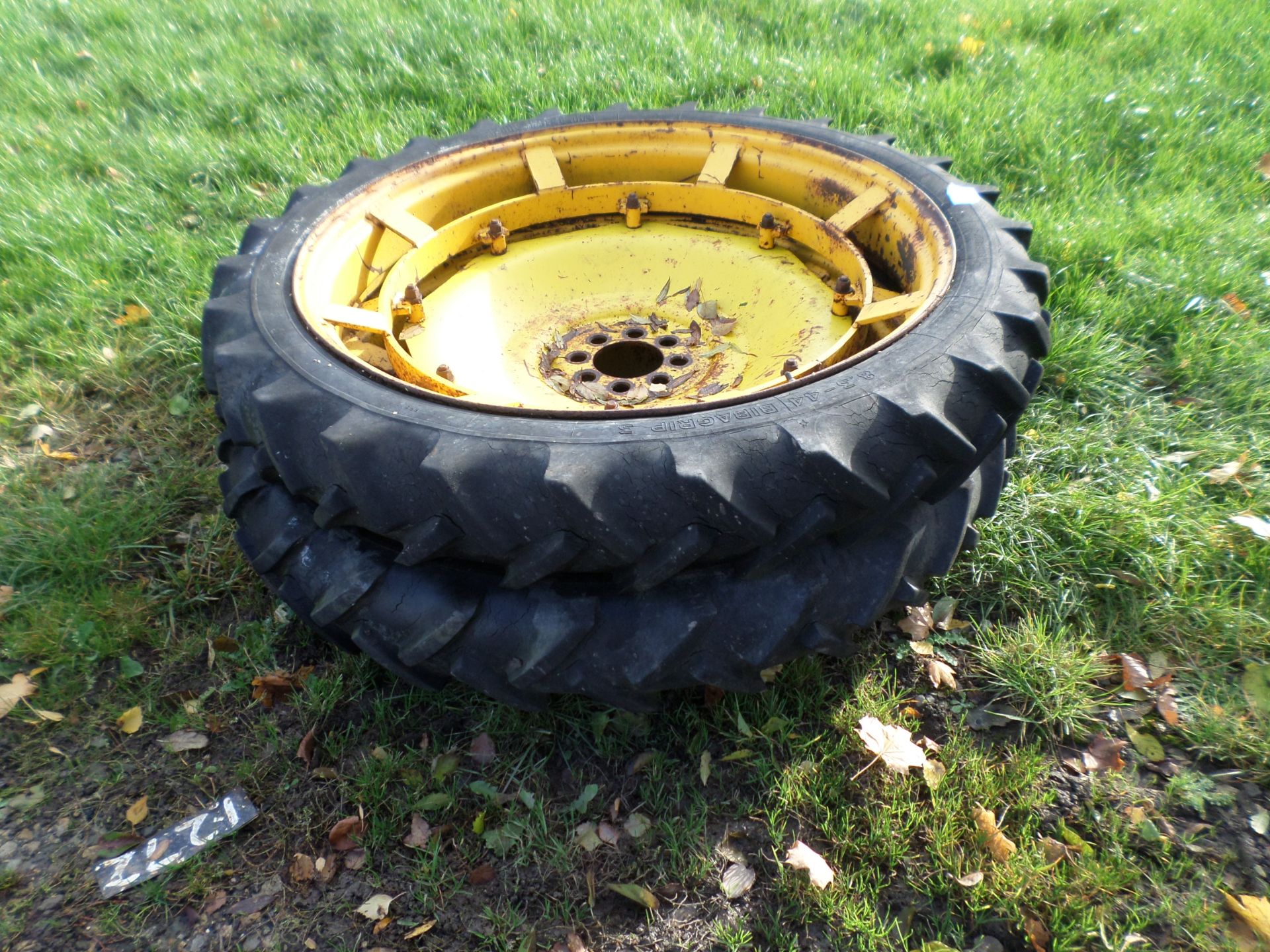 2 rowcrop wheels for Ford tractor