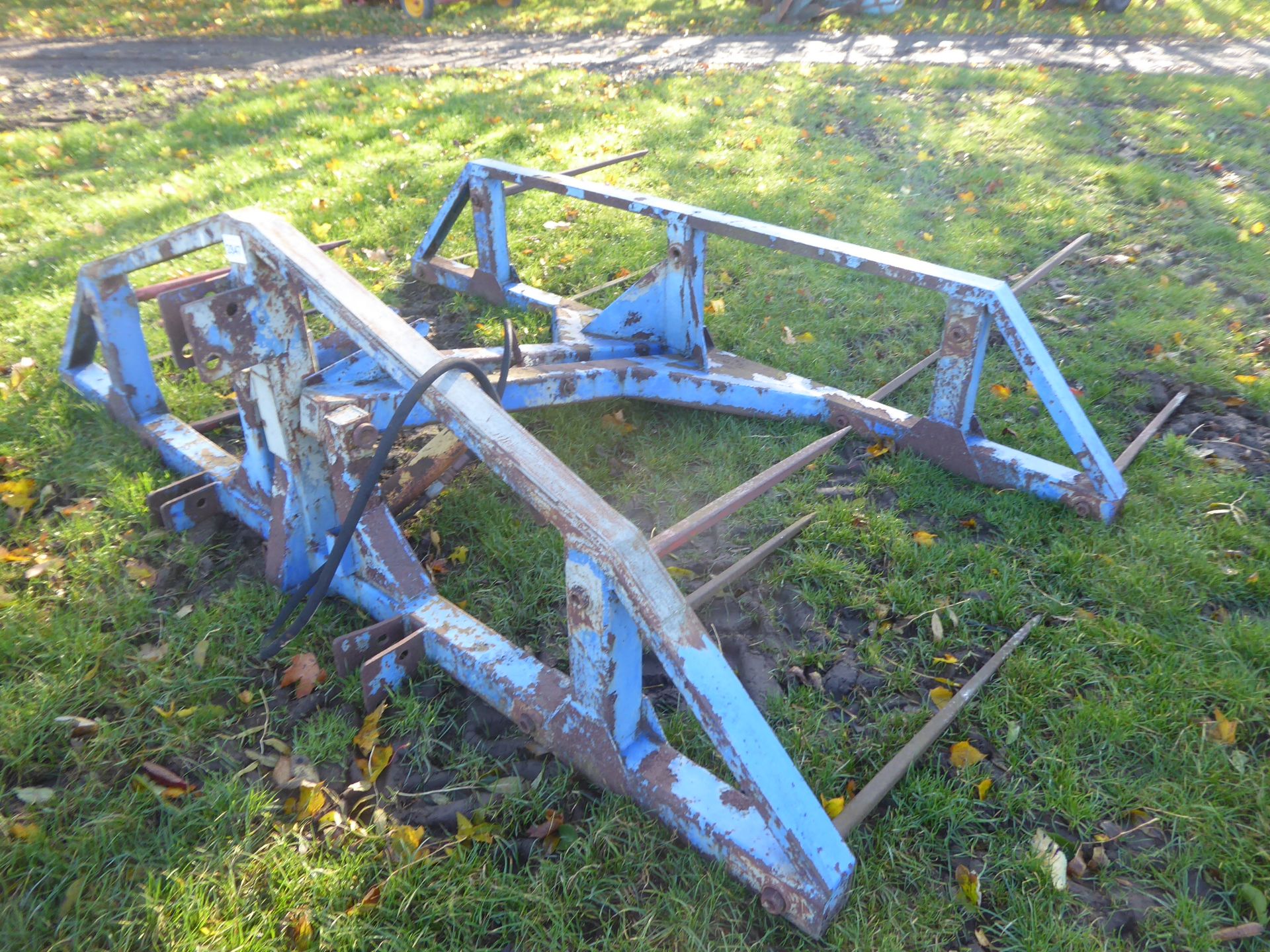 3 point linkage bale carrier, holds 4 round bales