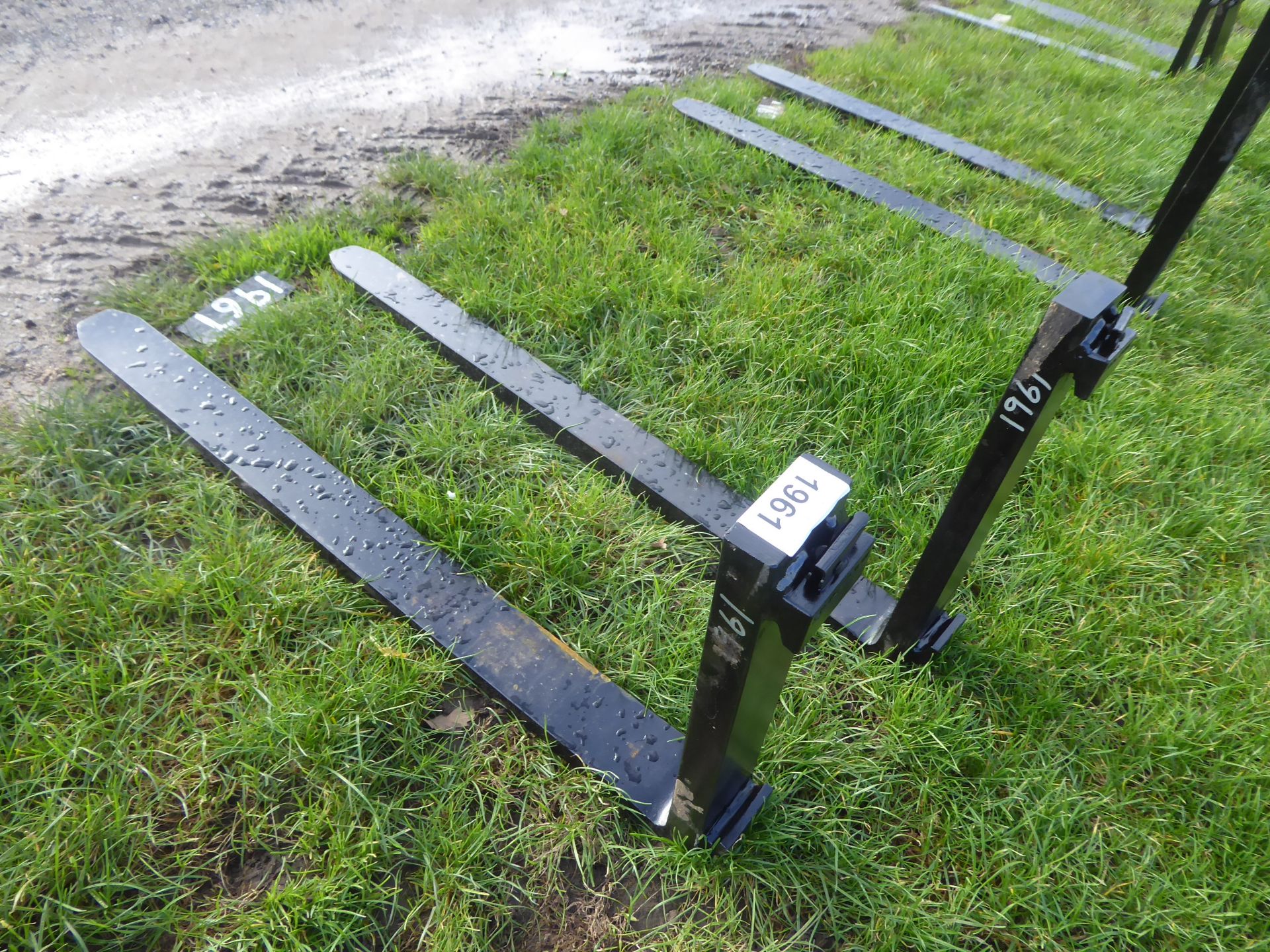 Pair of forklift tines