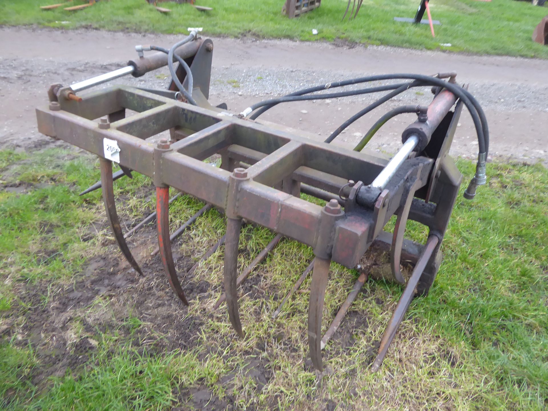 1.2m hydraulic muck grab with Chilton MX brackets - Image 2 of 2