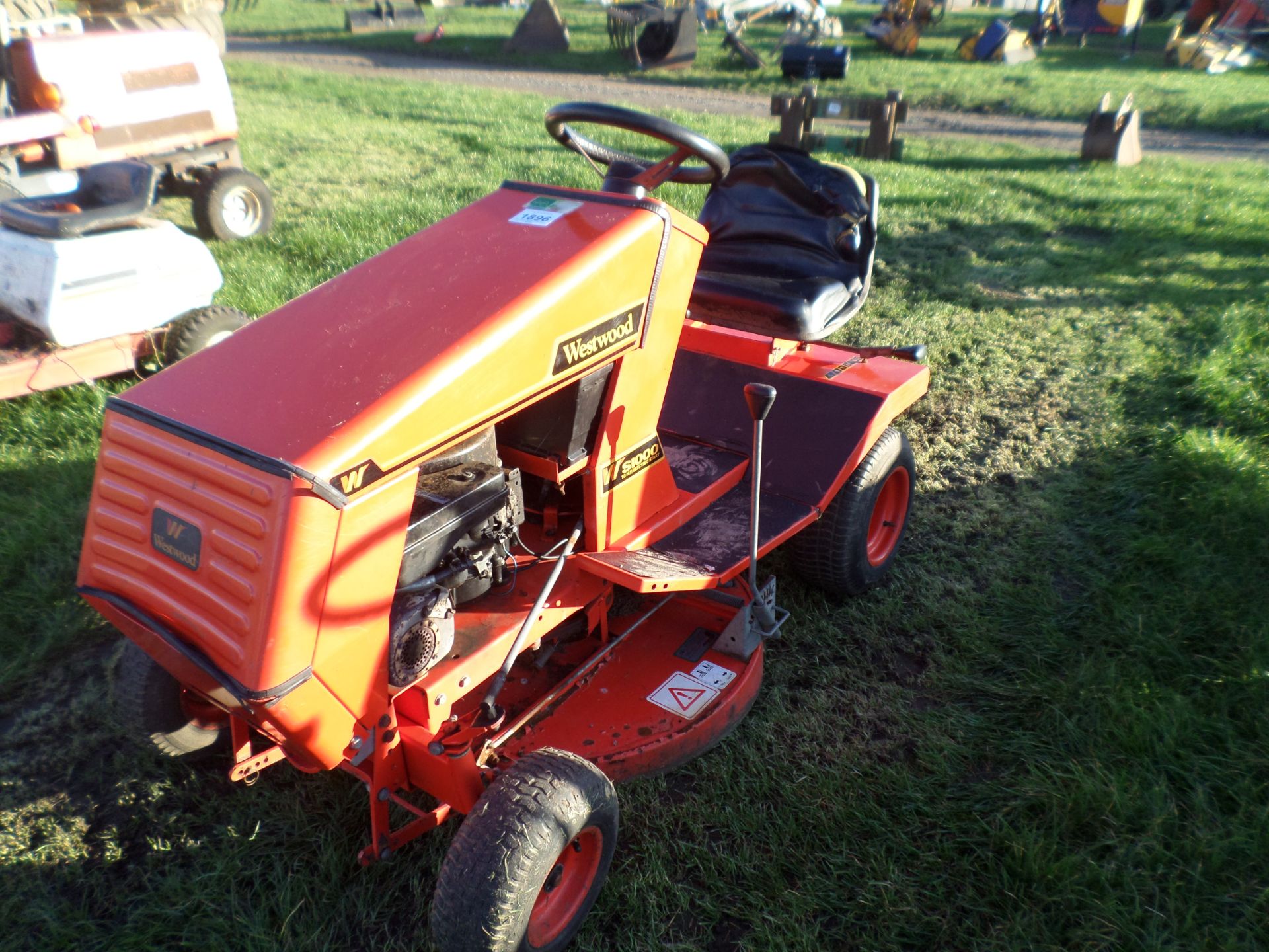 Westwood S1000 electric start ride on mower, side discharge deck, used this season but not serviced