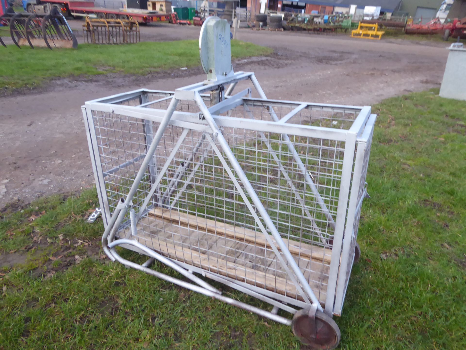 Sheep weigh crate on wheels - Image 2 of 2