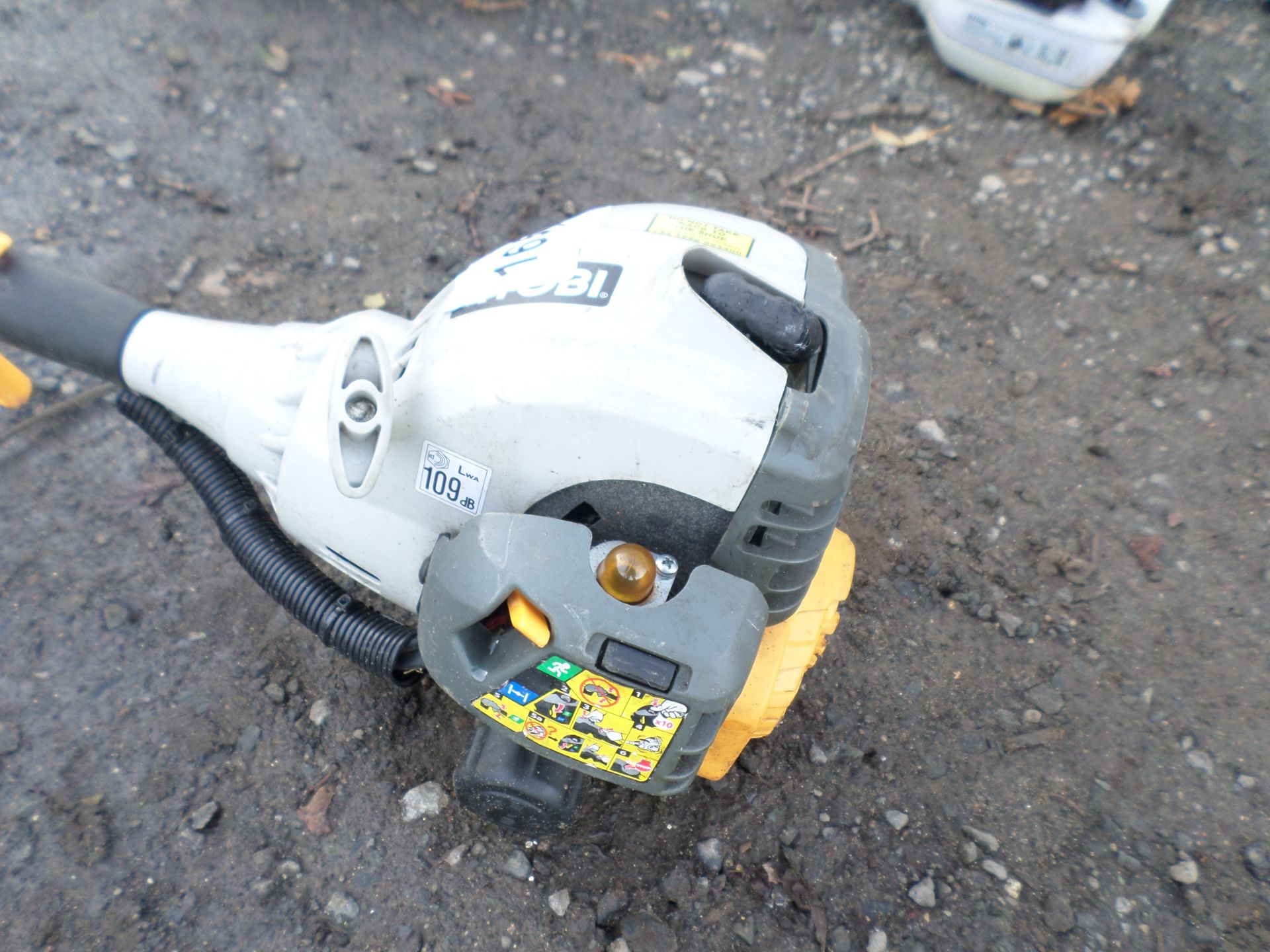 Ryobi petrol strimmer NO VAT - Image 2 of 2