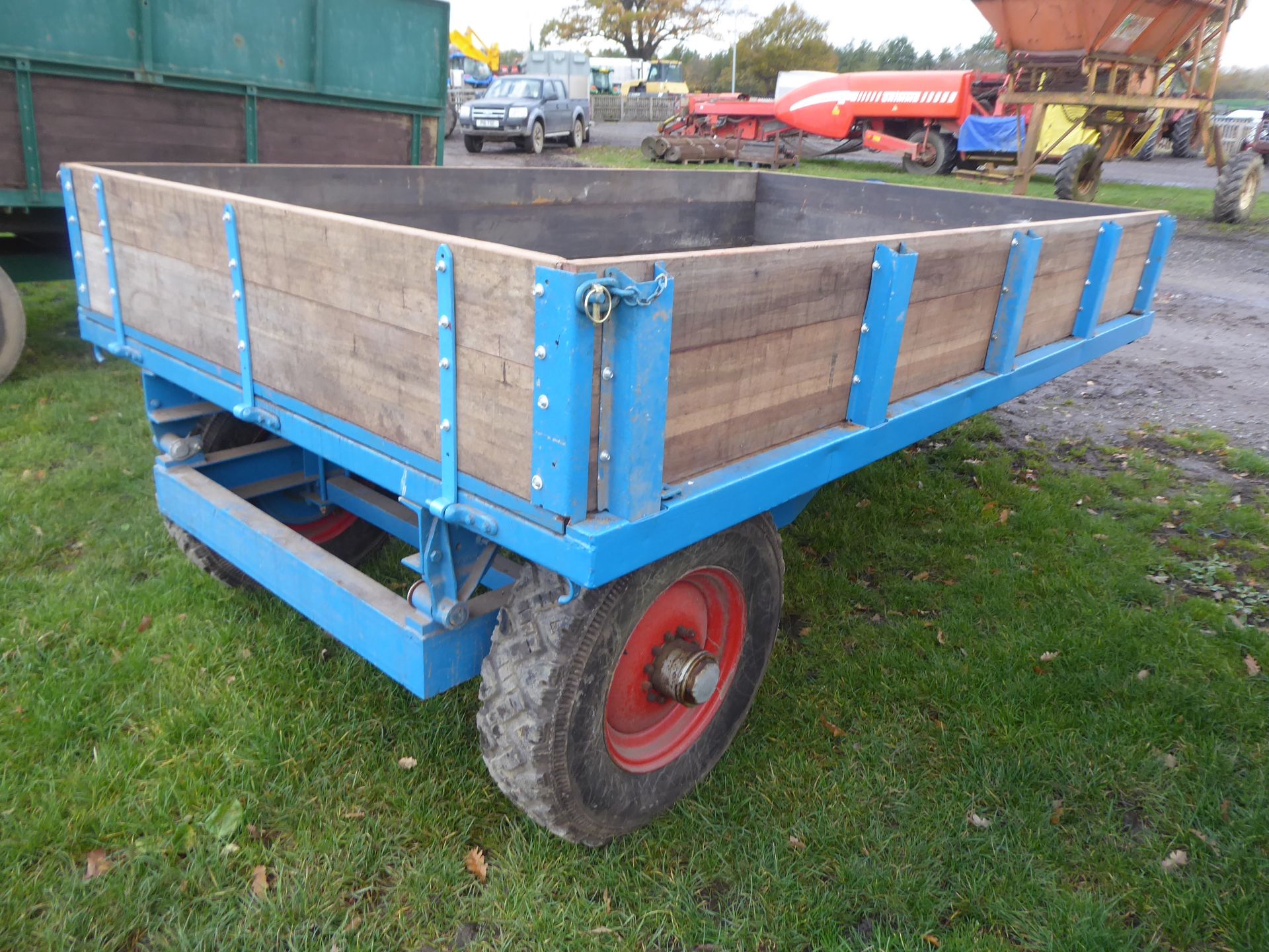 3T refurbished tipping trailer, new rams and pipe-work, new 1" thick hardwood body and new 10 ply - Image 2 of 2