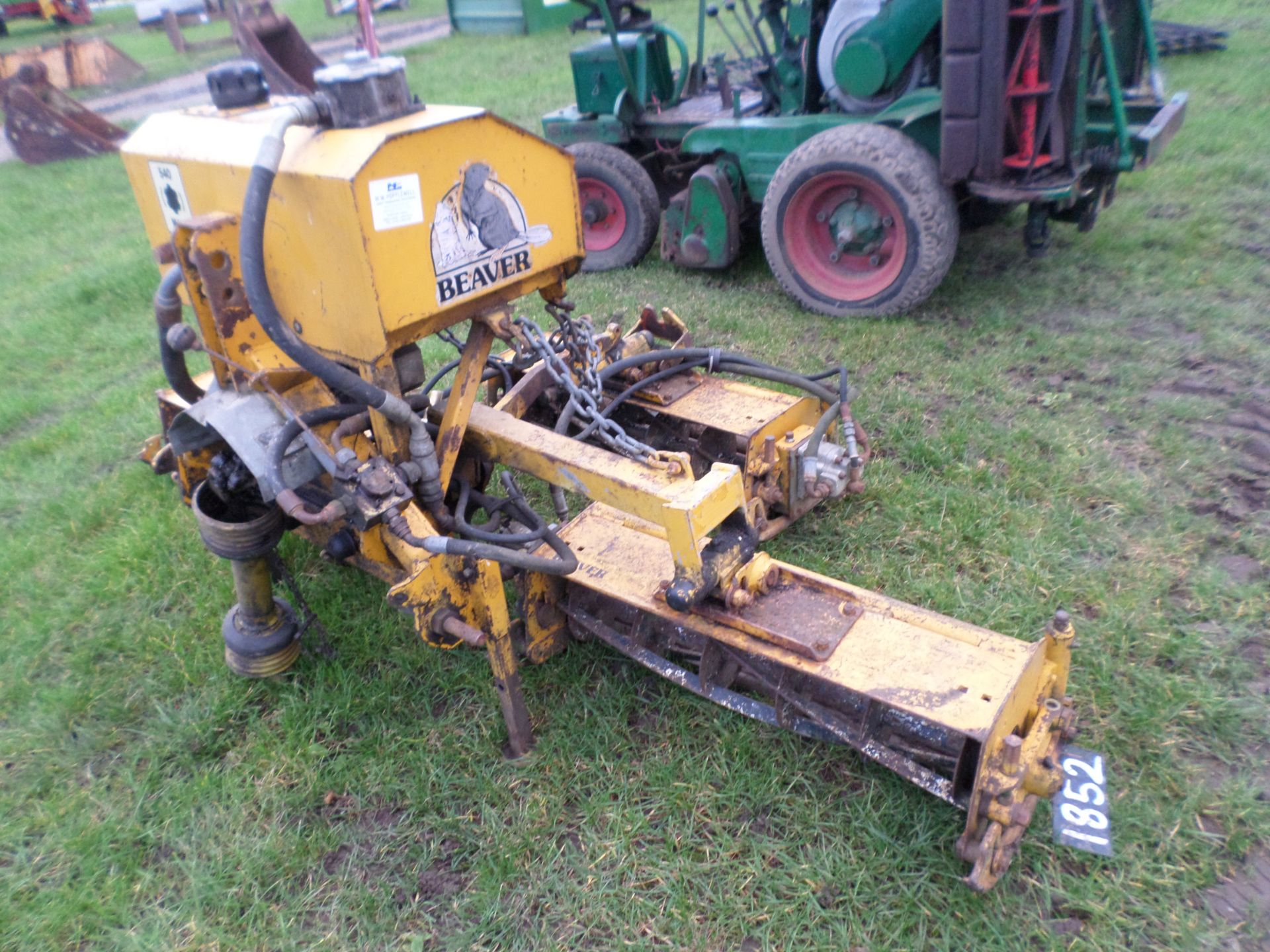 Hayter Beaver LM308 tractor mounted hydraulic triple gang mower, fwo, new hydraulic oil and - Image 2 of 2