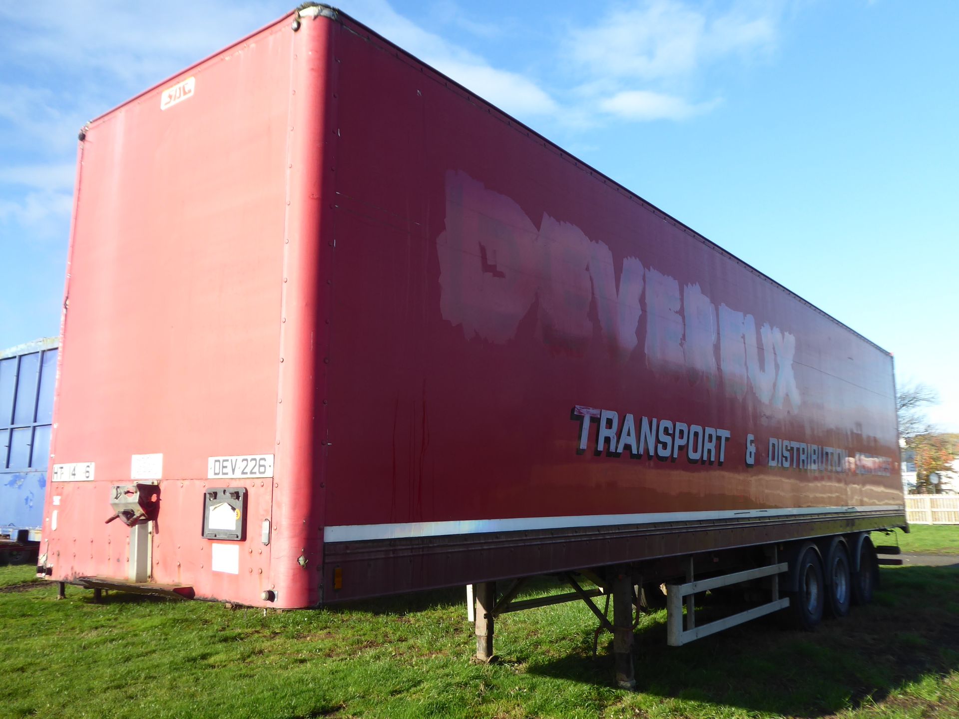 45ft tri-axle box trailer