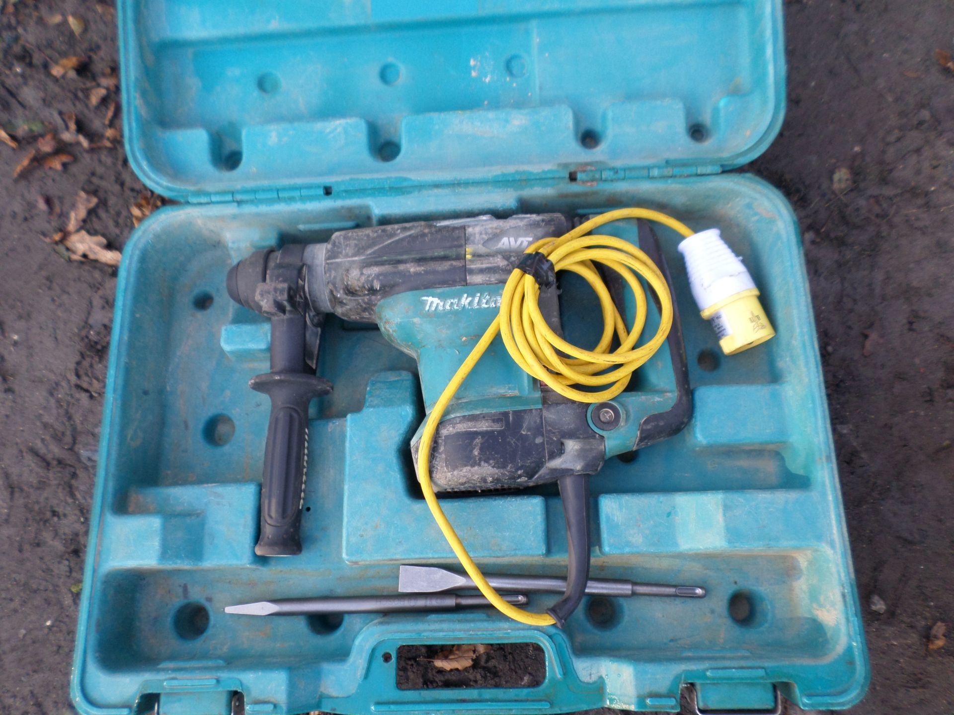 Makita SDS 110v drill breaker in carry case with chisels NO VAT