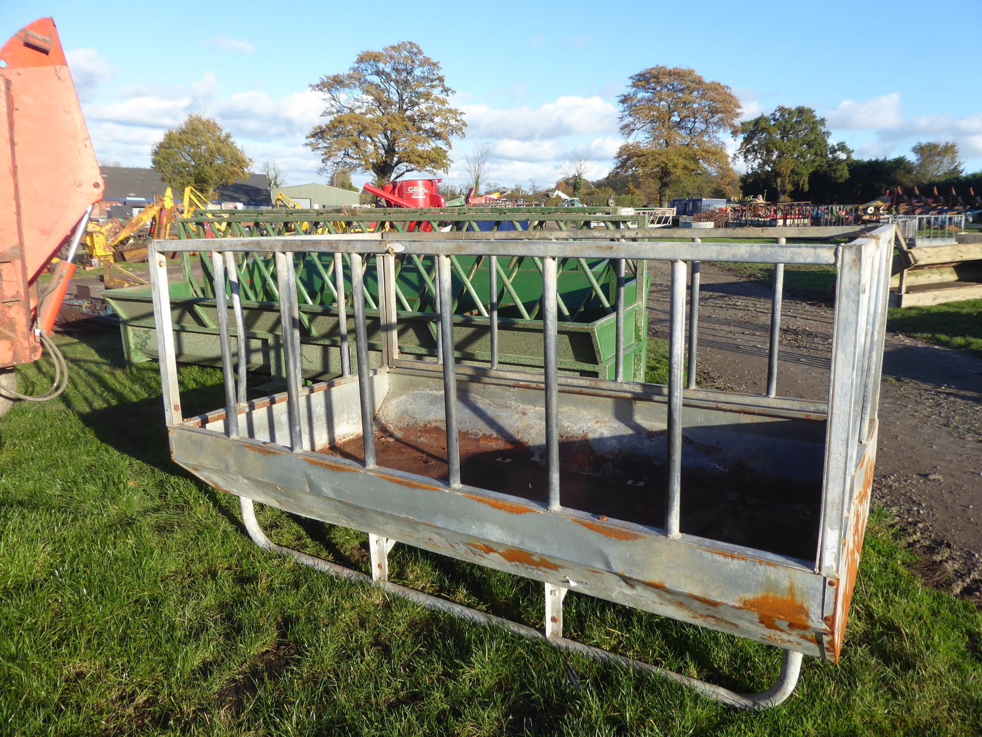 8'x4.5' galvanised rectangular cattle feed trough - Image 2 of 2