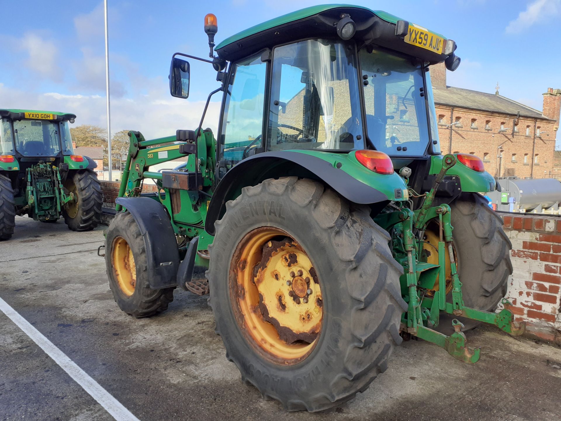 John Deere 5080R tractor c/w loader, 8249 hours, YX59 AJU, fair condition - Image 5 of 5