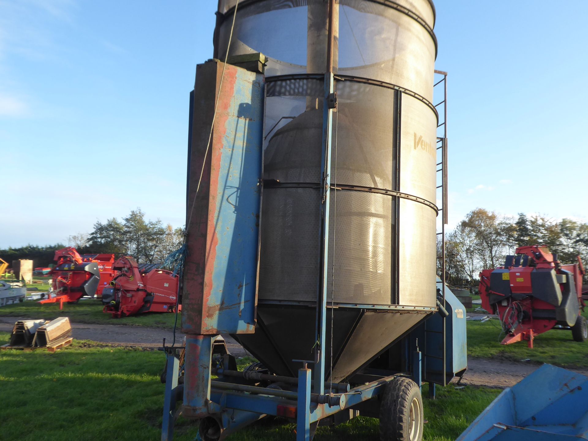 10T grain dryer diesel fired, new generator fitted 3 years ago - Image 2 of 3