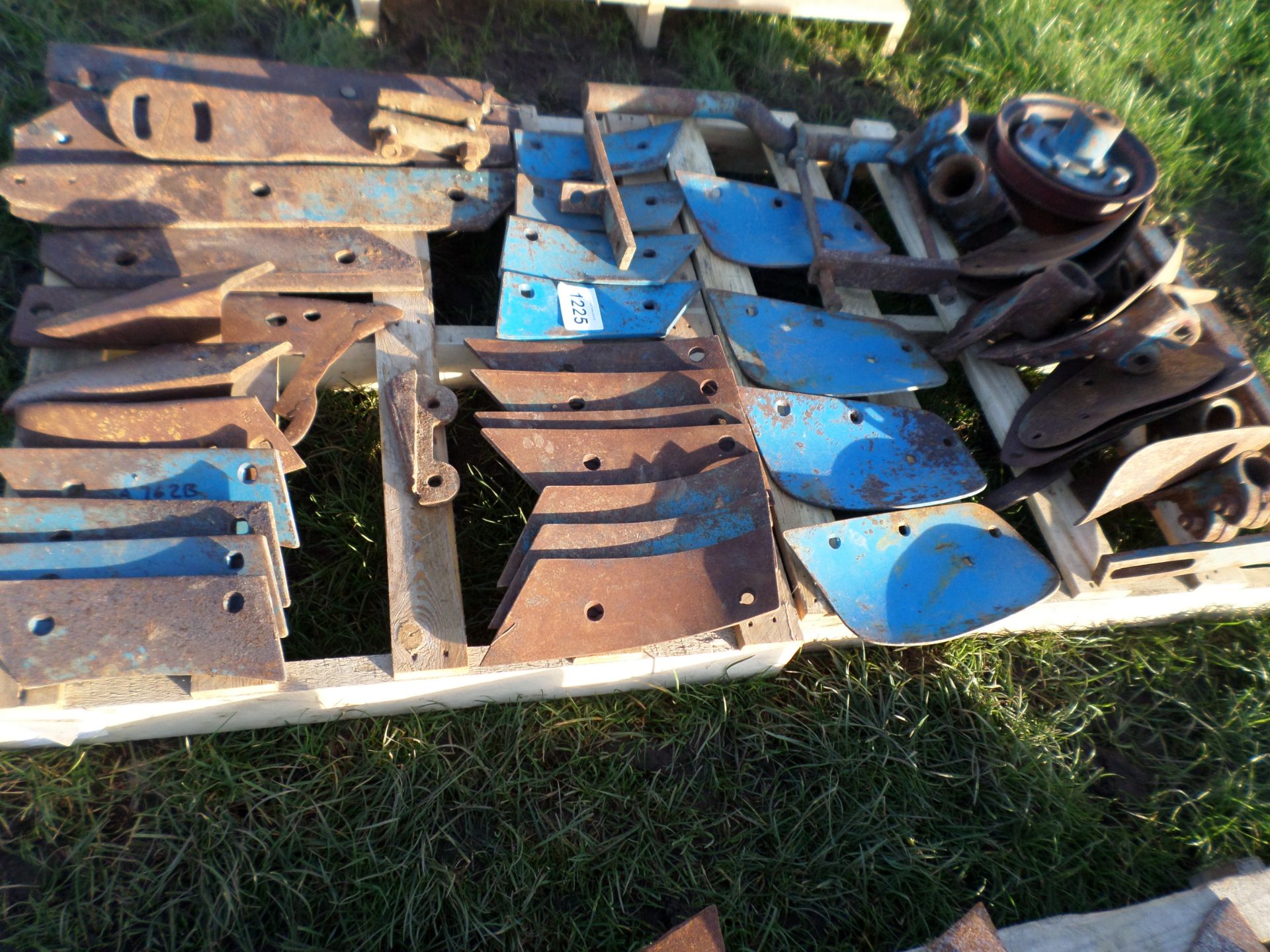 Ransome plough parts - Image 2 of 2