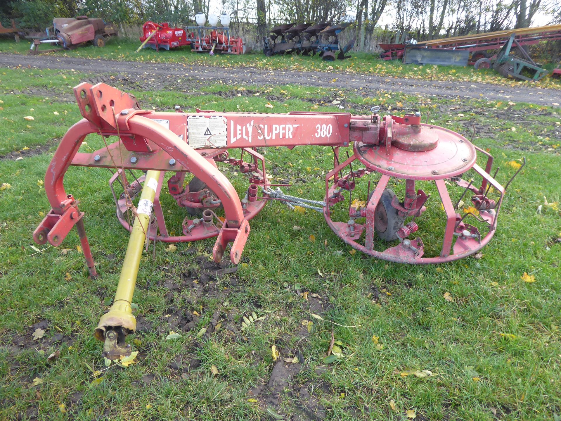 Lely Super Zip 380 hay tedder