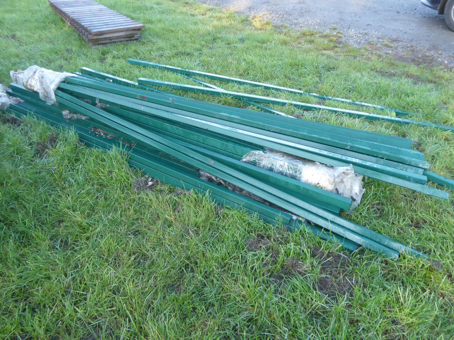 New and unused green security fencing, posts, brackets and clips NO VAT - Image 5 of 10