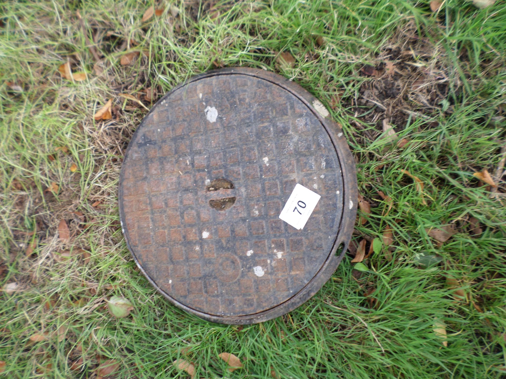 Round cast manhole cover and lid NO VAT