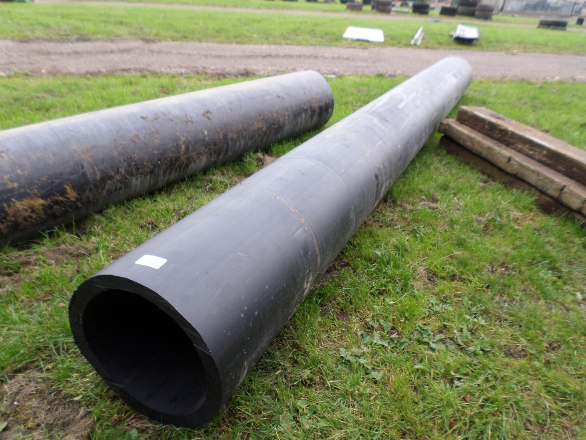 Good quality plastic pipe, 60mm wall, 450mm inside diameter, roughly 6m lengths - Image 2 of 2