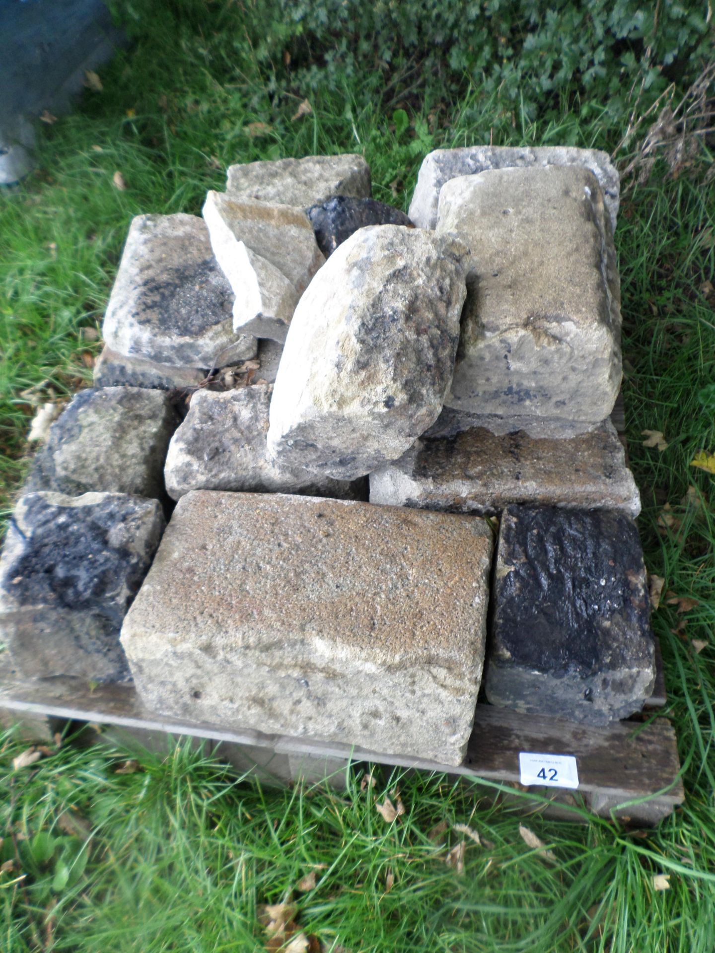 Pallet of building stone - Image 2 of 2
