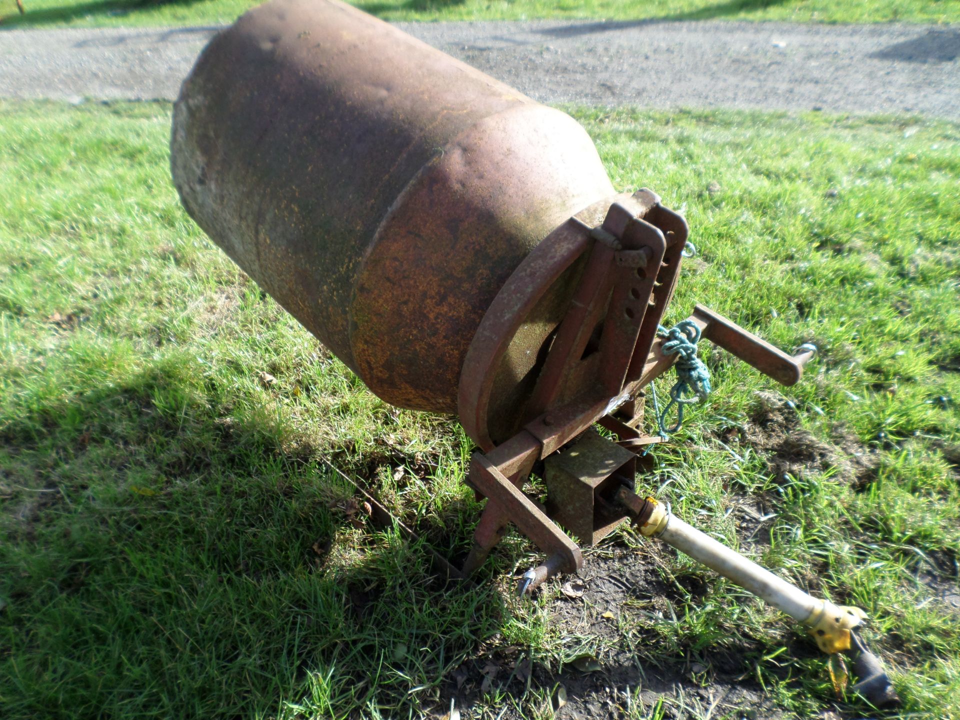 PTO cement mixer, working order, with PTO shaft but guard missing