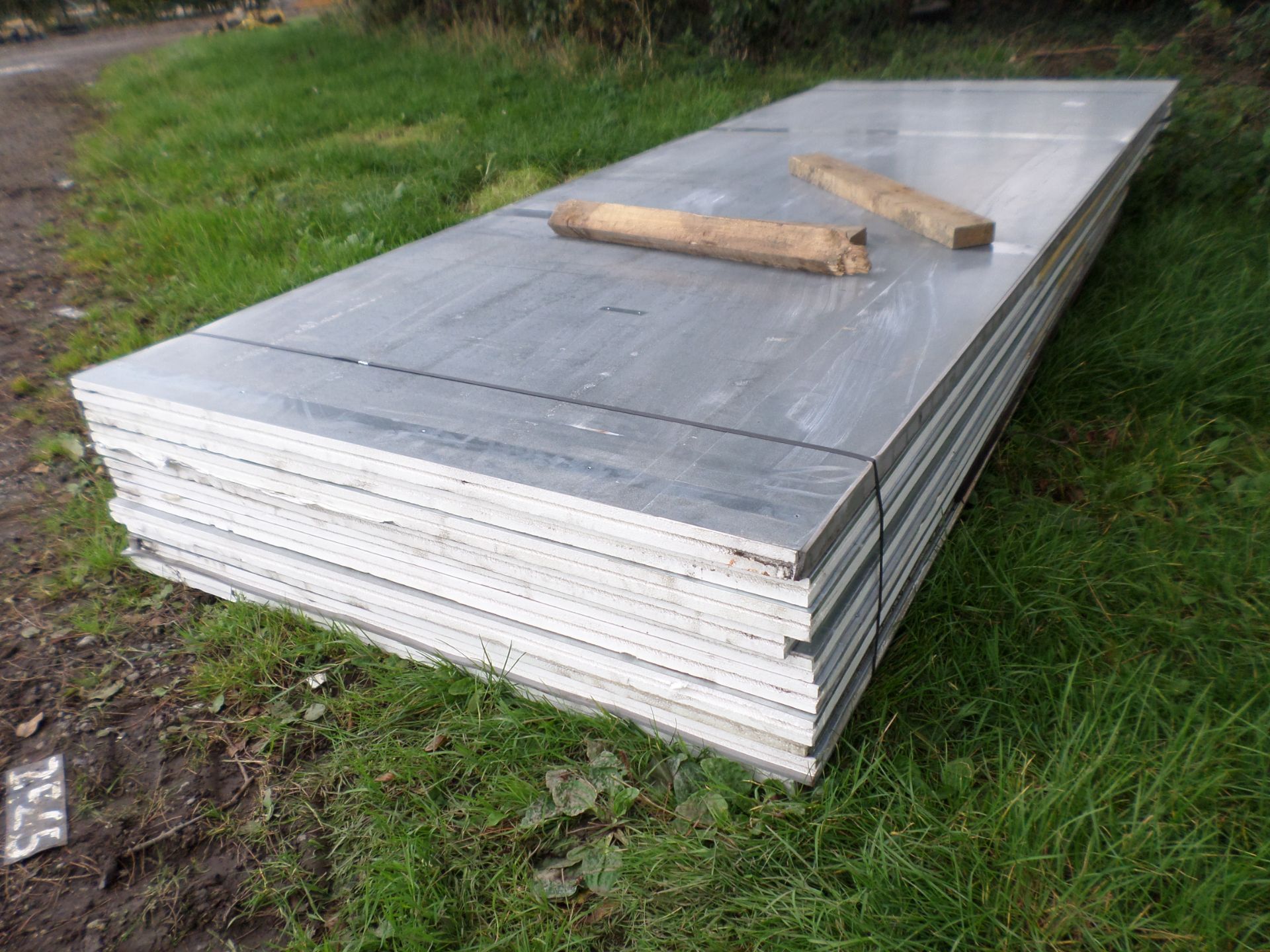 10 insulated building panels, galvanised sheet both sides, 12'x5'x2" NO VAT - Image 2 of 2