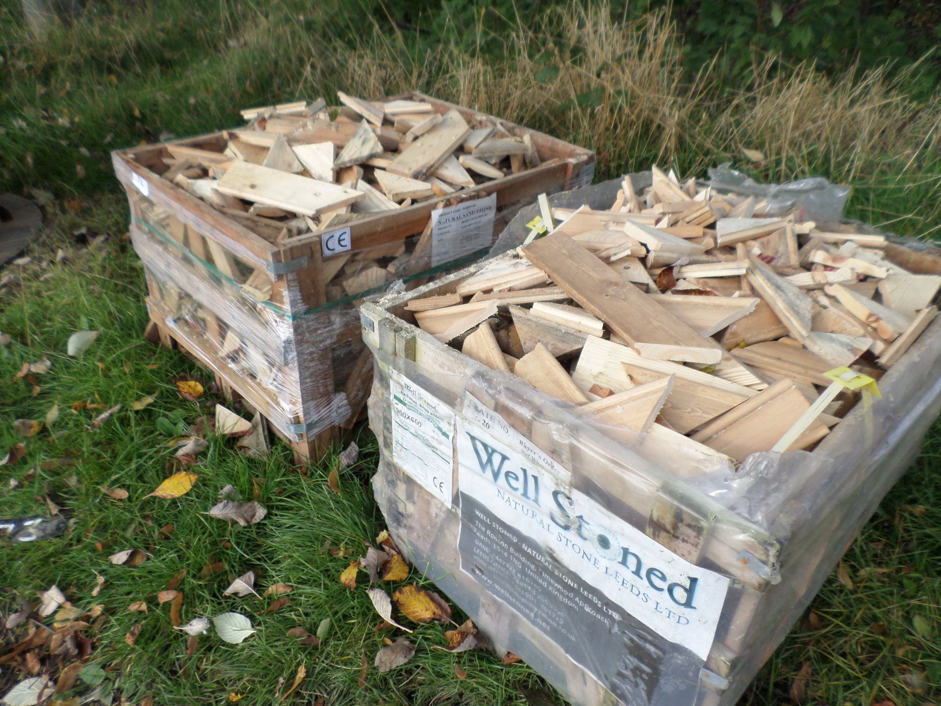 2 crates of off-cuts NO VAT - Image 2 of 2