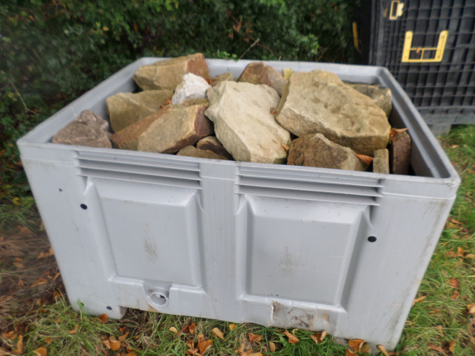 Pallet of building stone - Image 2 of 2