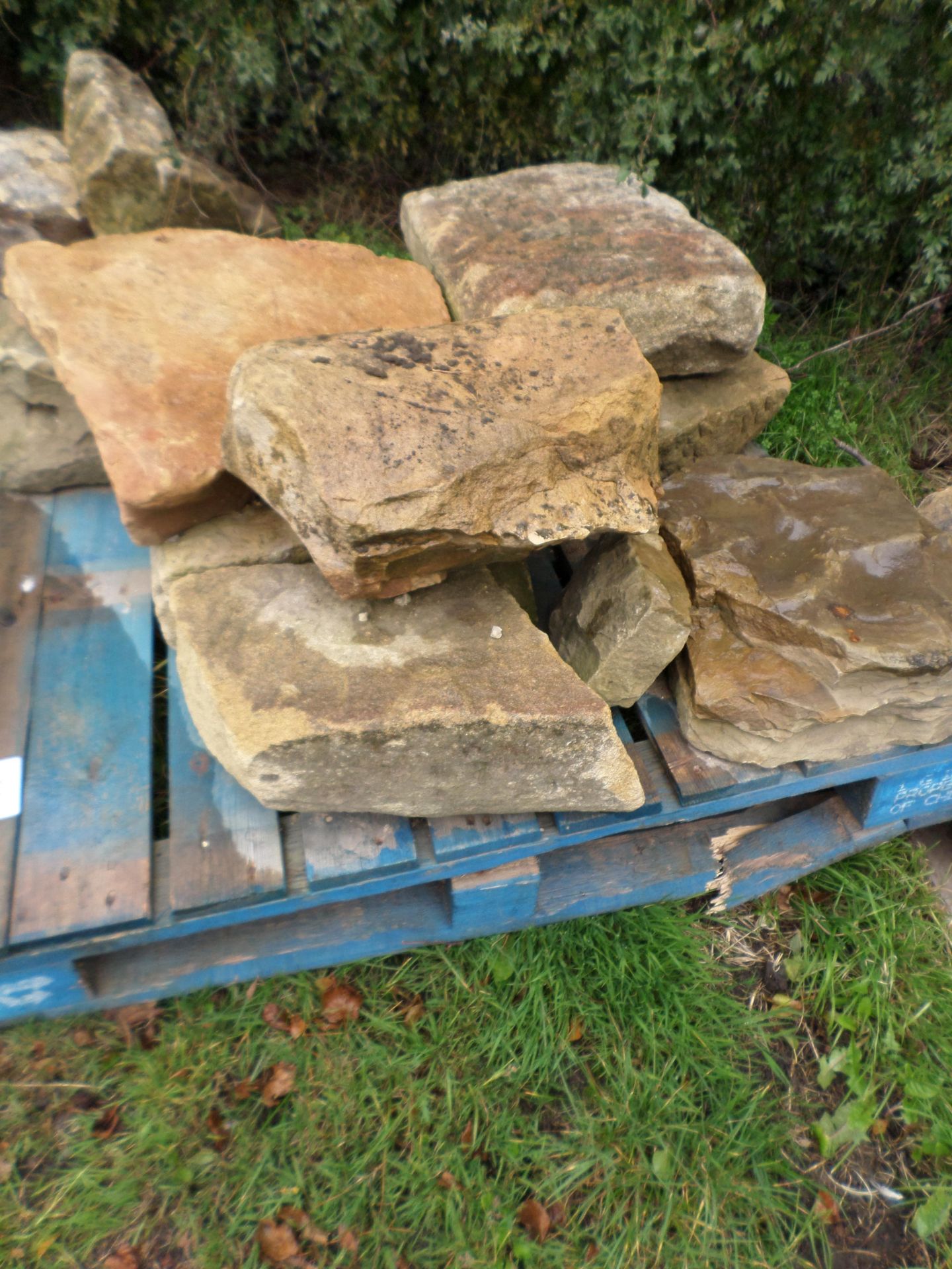 Pallet of building stone - Image 2 of 2