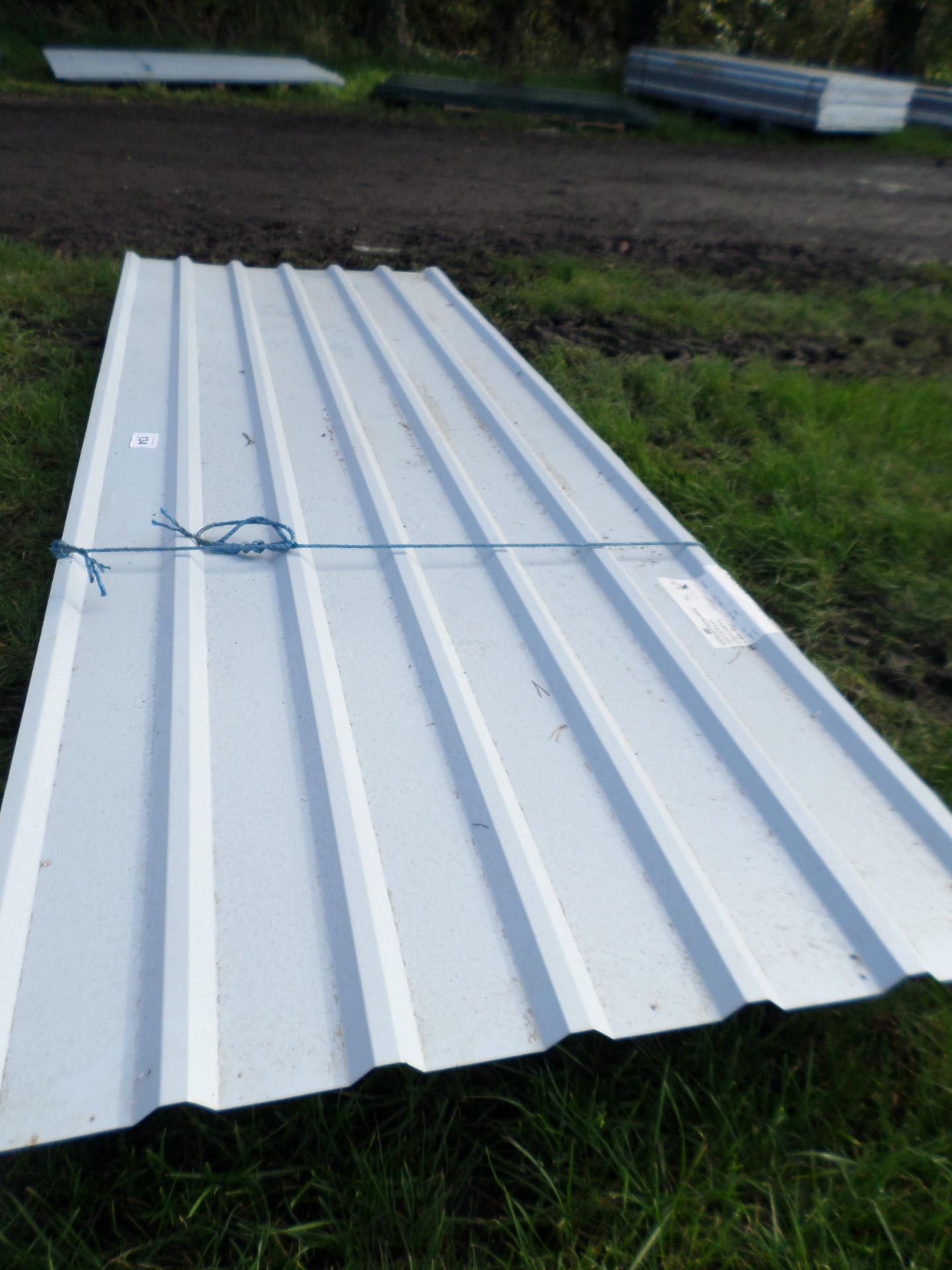 10 roofing sheets NO VAT - Image 2 of 2