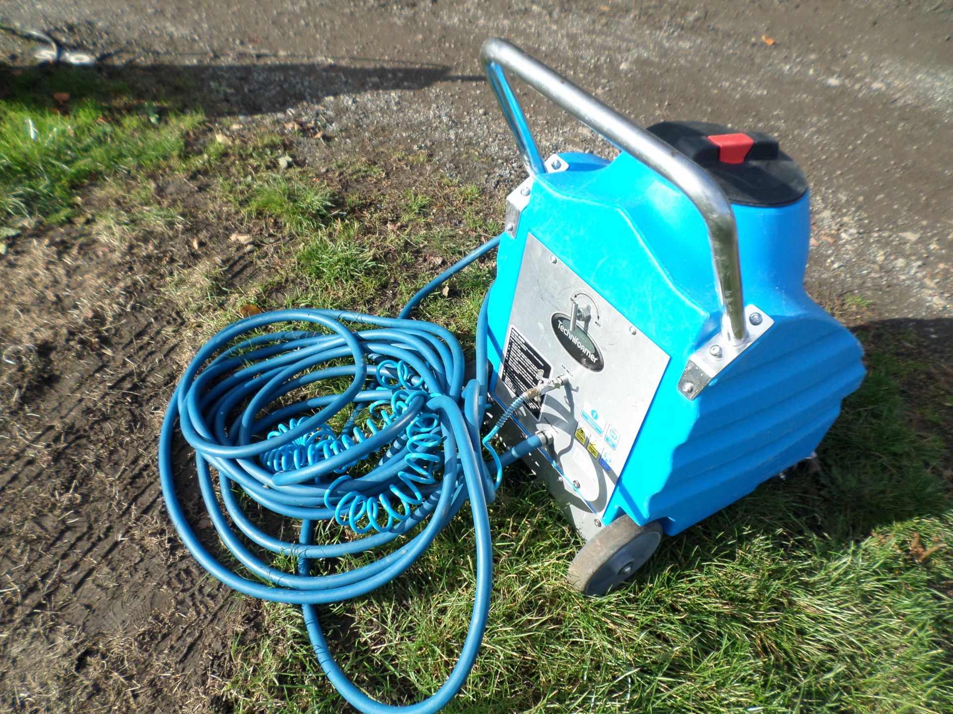 Technifoamer 110 V19 blue, santoprene pump, 10m, hose, Technifoamer sanitiser unit as new and NO VAT - Image 2 of 2