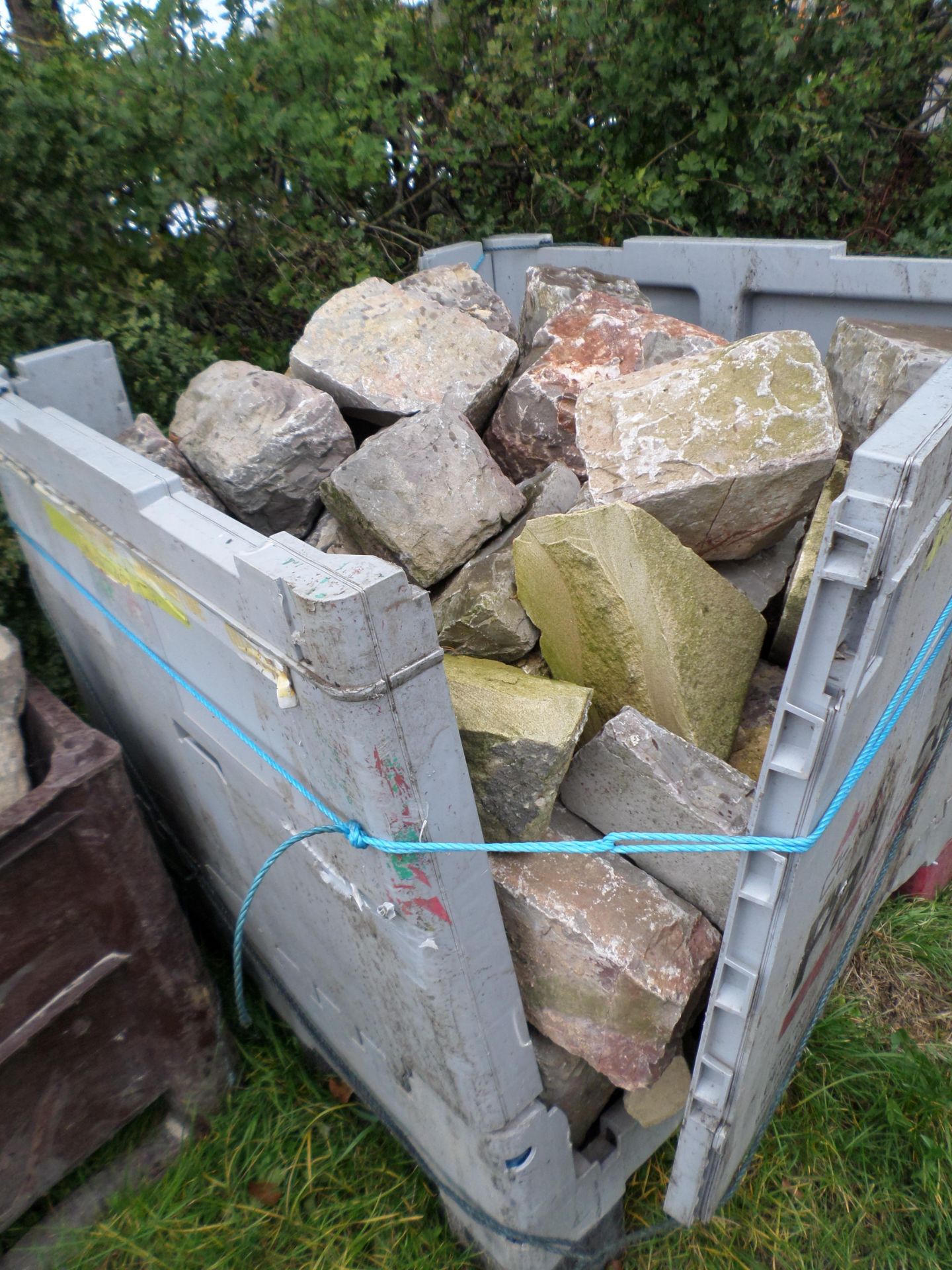 Pallet of building stone - Image 2 of 2