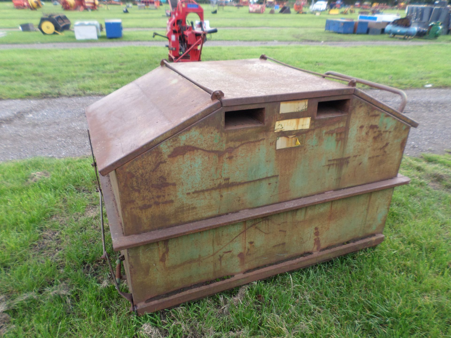 Bottom opening tipping bin - Image 3 of 3