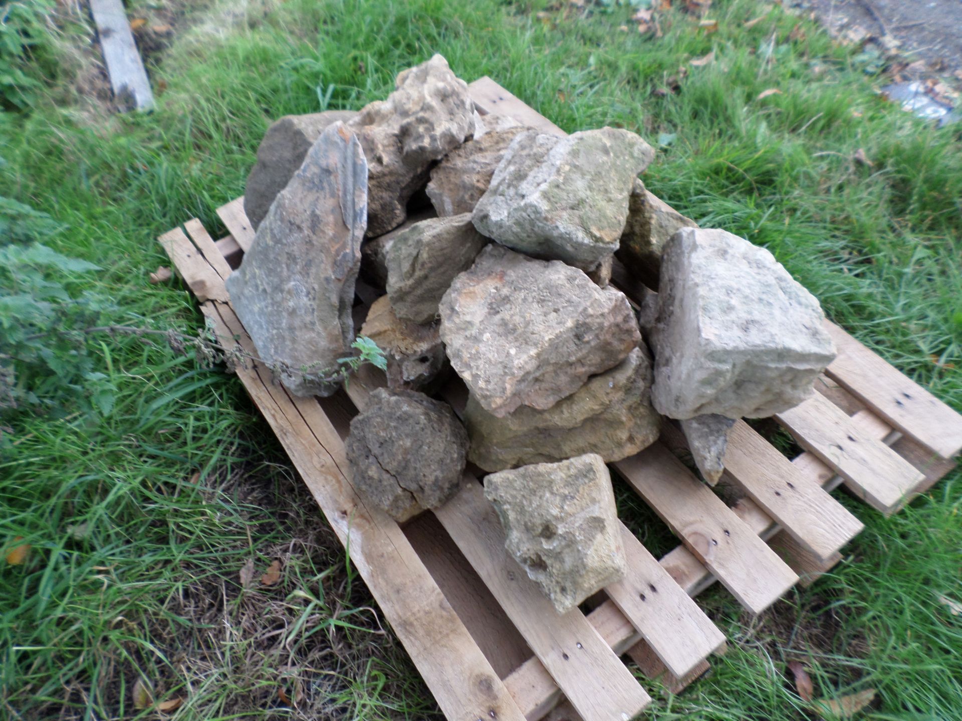 Pallet of rockery stone NO VAT - Image 2 of 2