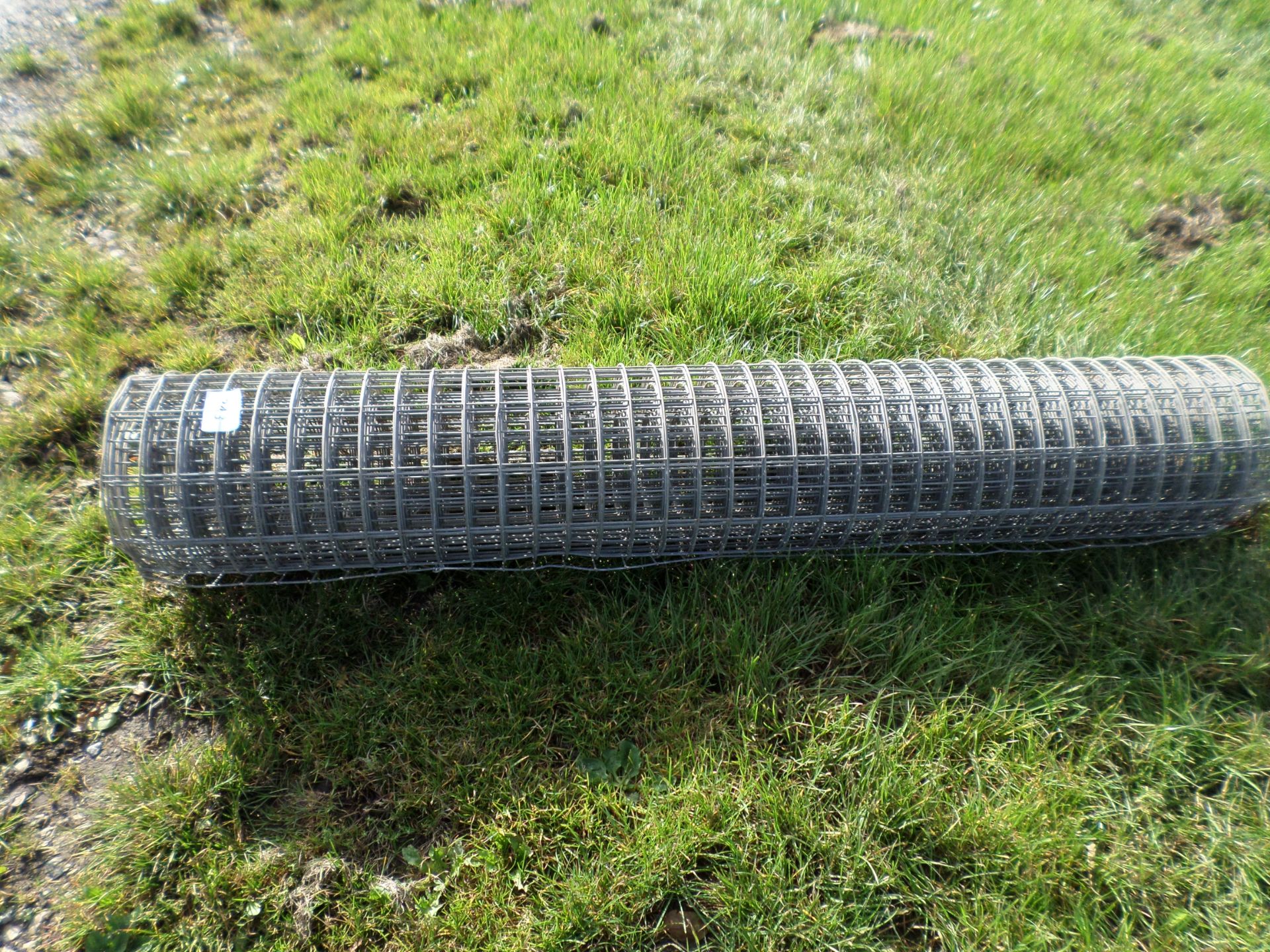 Roll of 6'x4"x2" galvanised mesh - Image 2 of 2