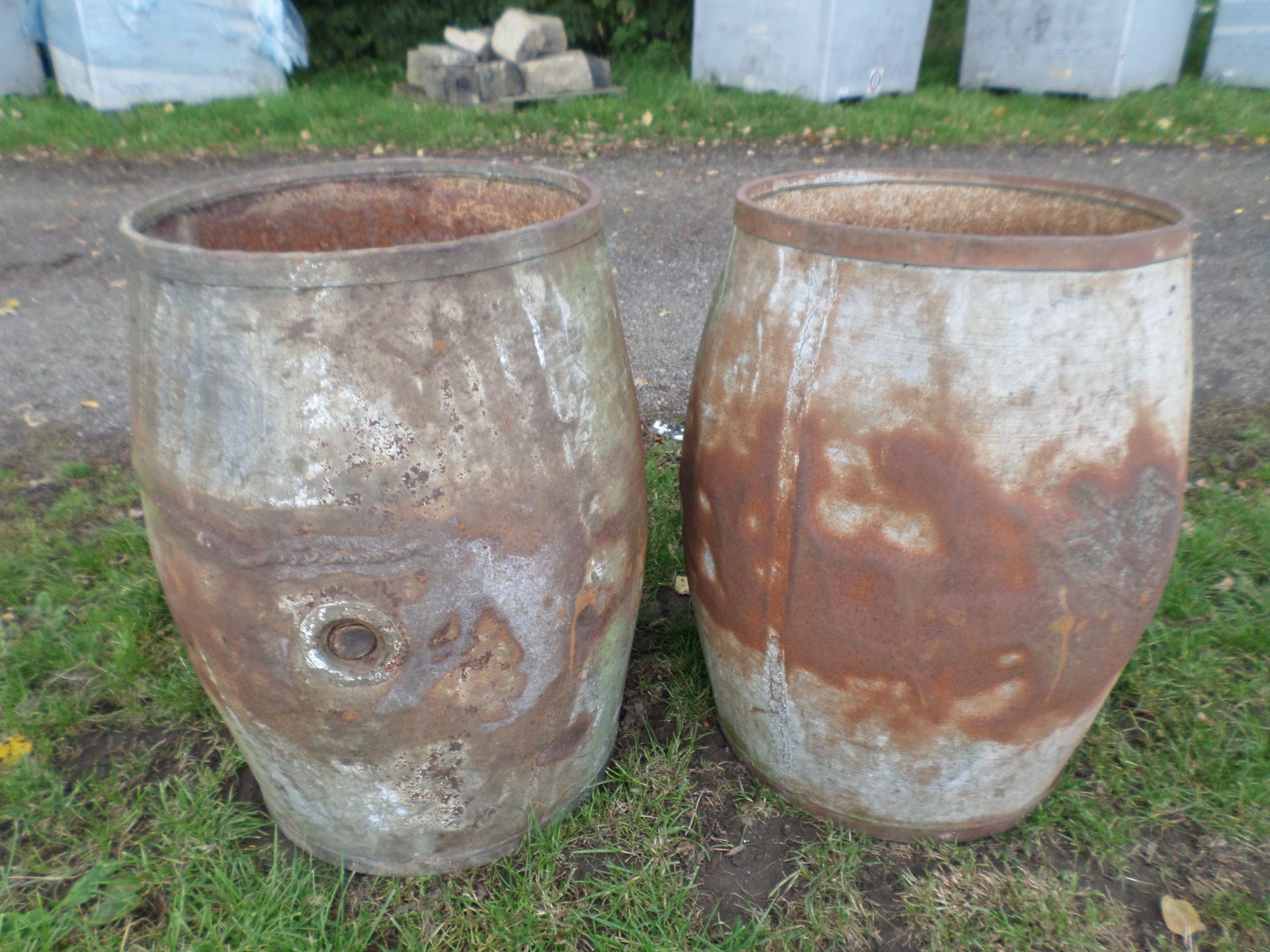 2 large steel tubs NO VAT - Image 2 of 2