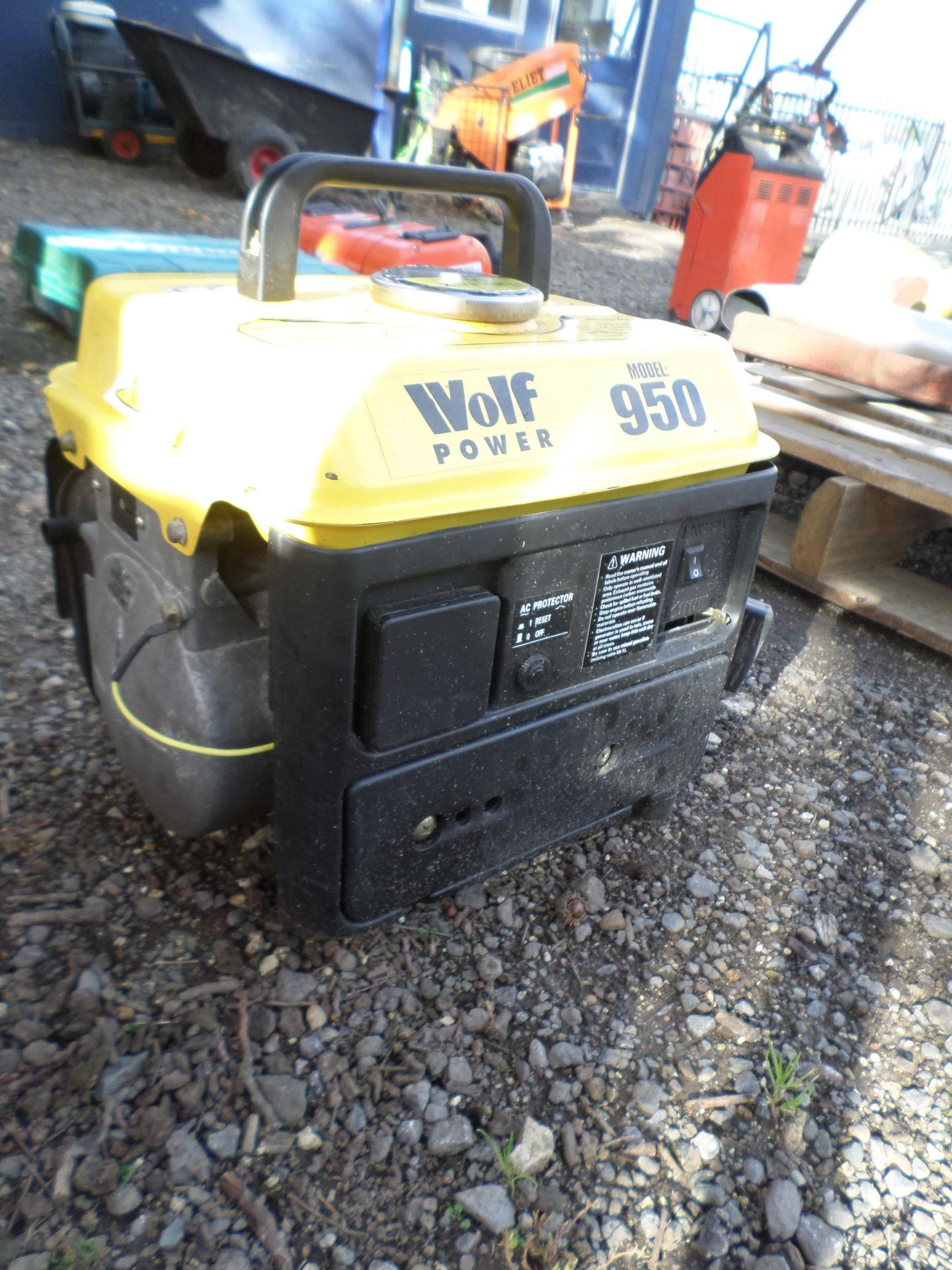 Wolf Power 950 model petrol generator NO VAT - Image 2 of 2
