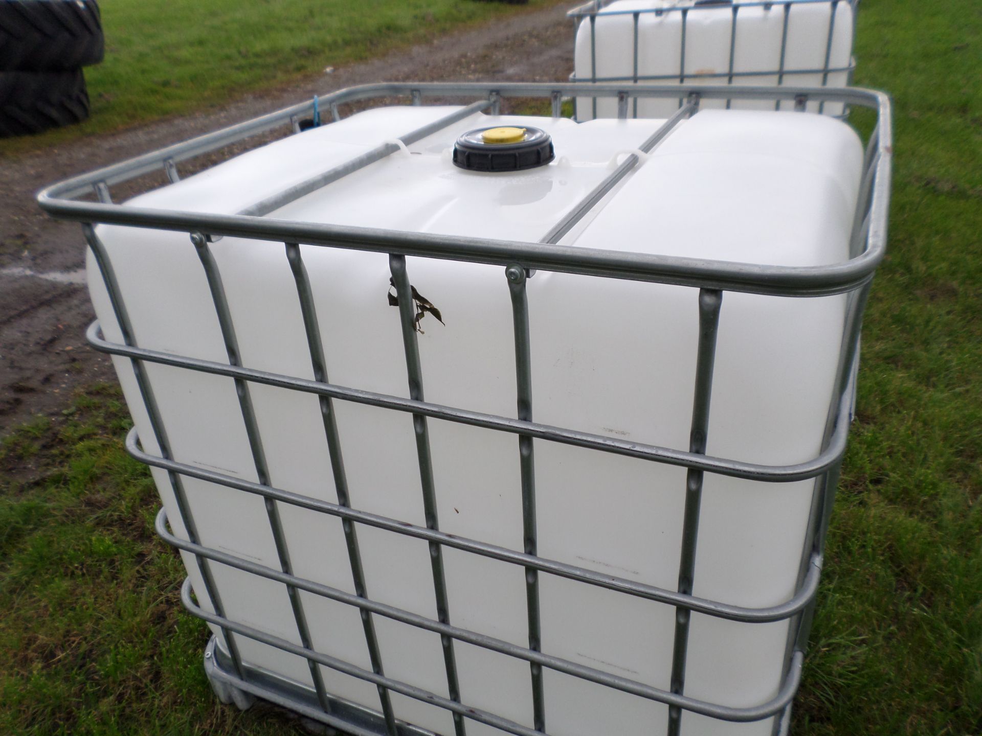 IBC tank NO VAT - Image 2 of 2