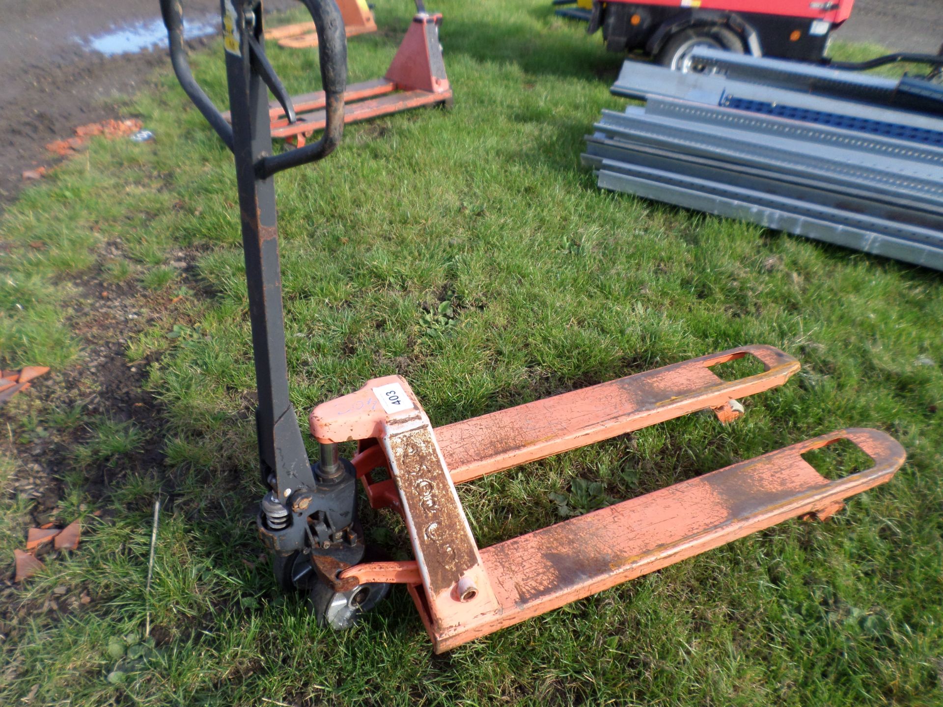 Hand pallet truck - Image 2 of 2