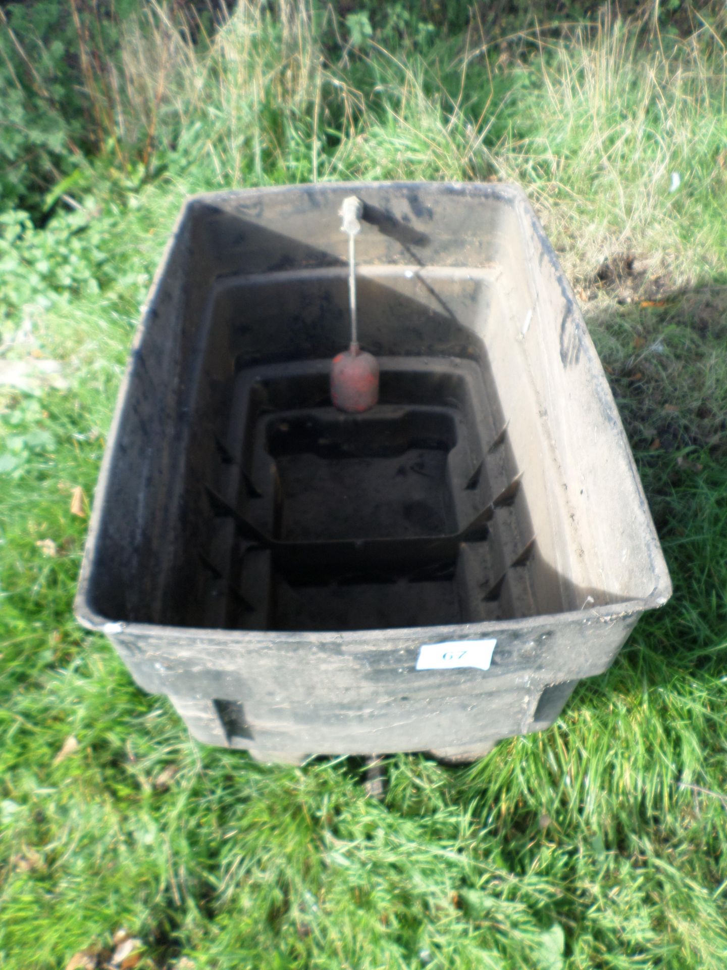 Water tank and ball cock - Image 2 of 2