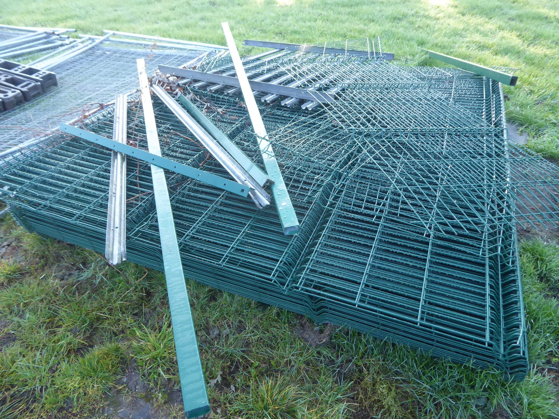 New and unused green security fencing, posts, brackets and clips NO VAT - Image 8 of 10