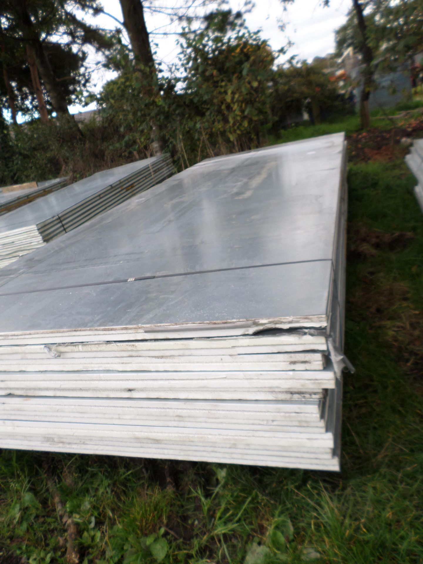 10 insulated building panels, galvanised sheet both sides, 12'x5'x2" NO VAT - Image 2 of 2