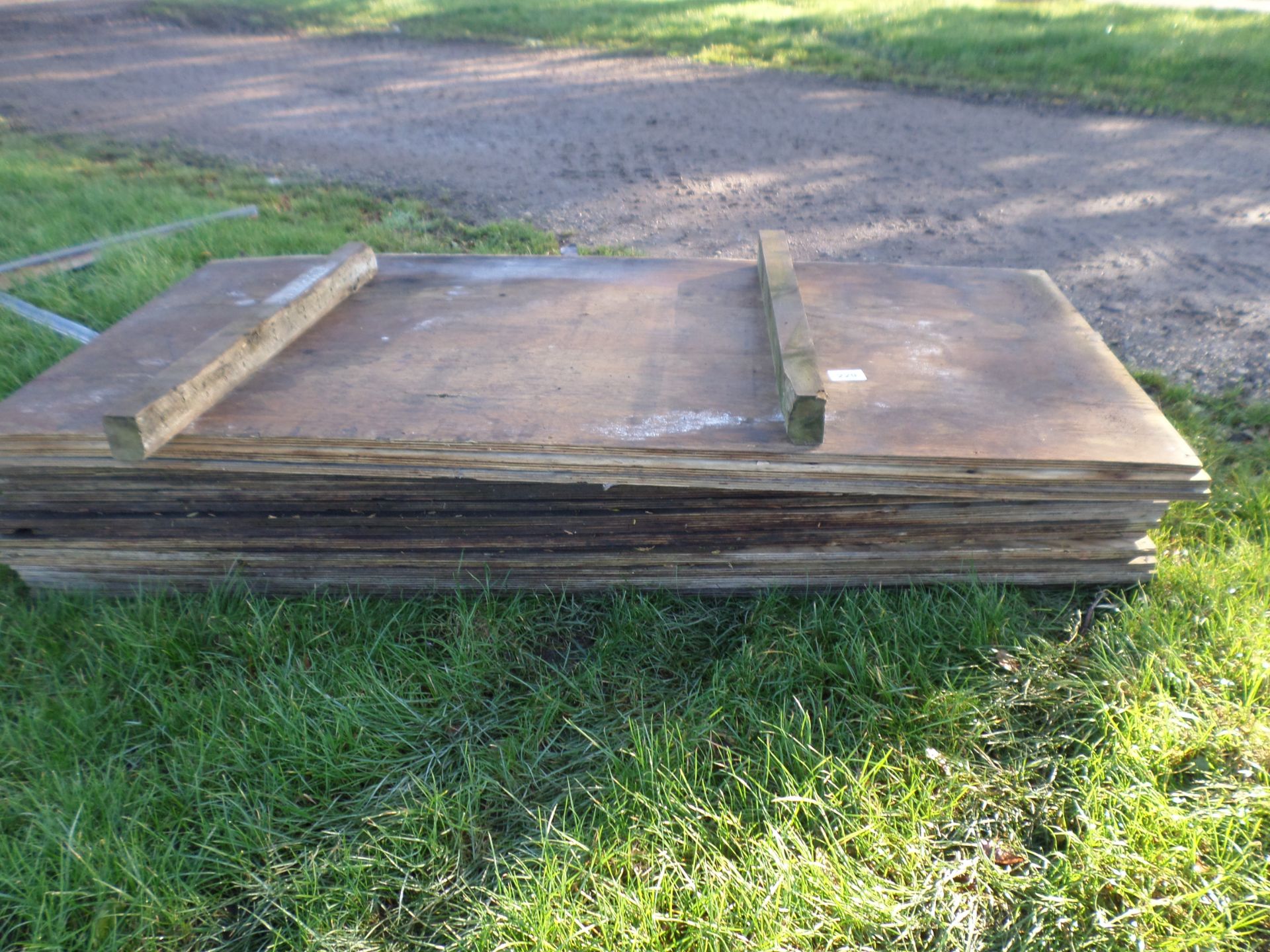 20 used ply sheets 18mmx8x4, 4 of them have the odd wiring hole NO VAT