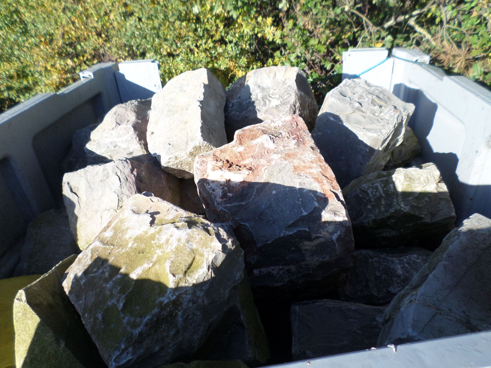 Pallet of building stone - Image 2 of 2