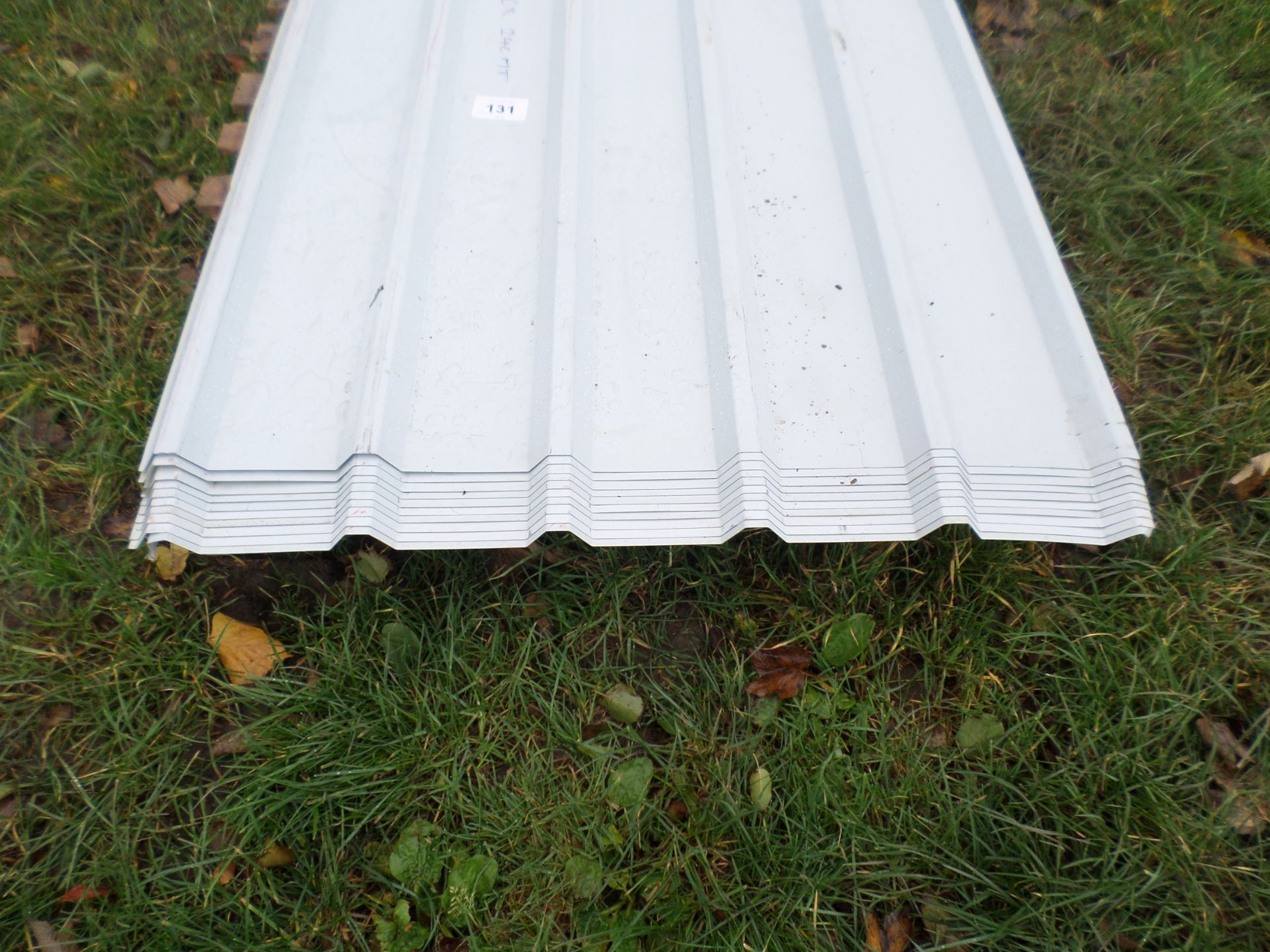 10 roofing sheets, 2.4m NO VAT - Image 2 of 2