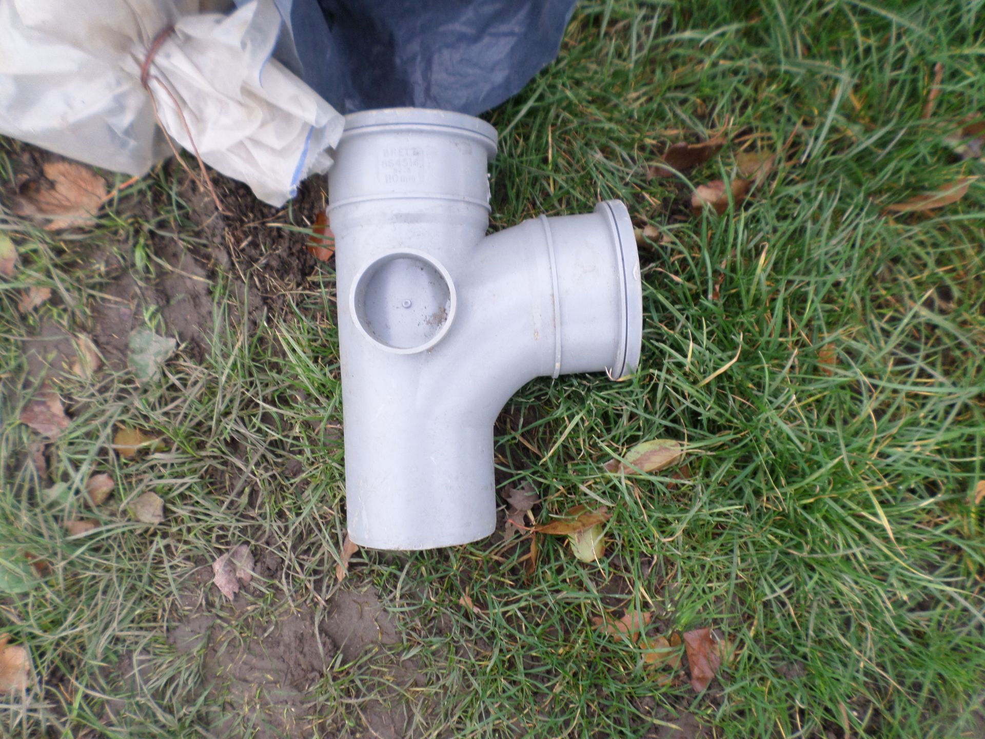 Drainage/plumbing fittings NO VAT - Image 2 of 2