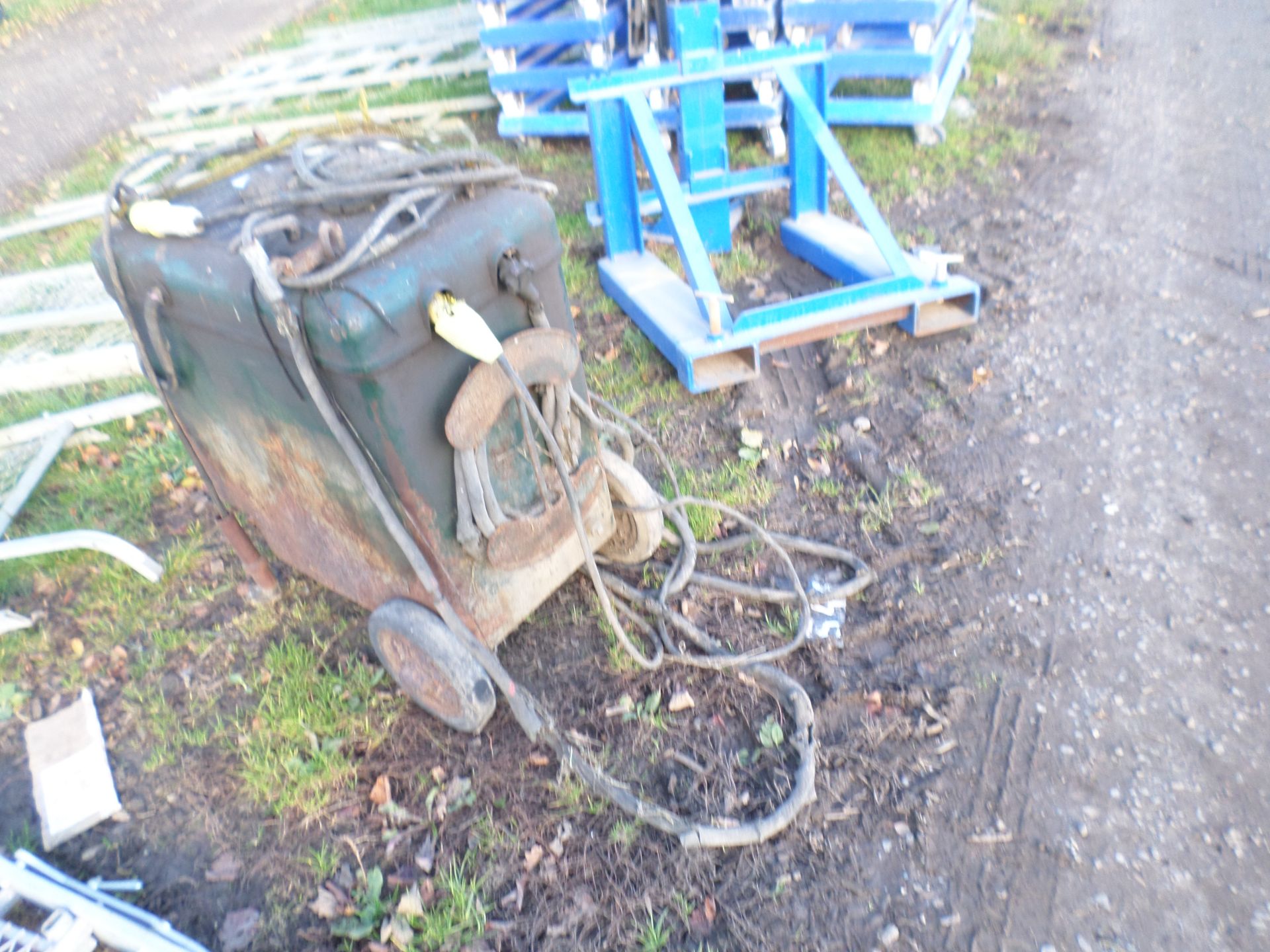 Electric welder, spares or repair - Image 3 of 3